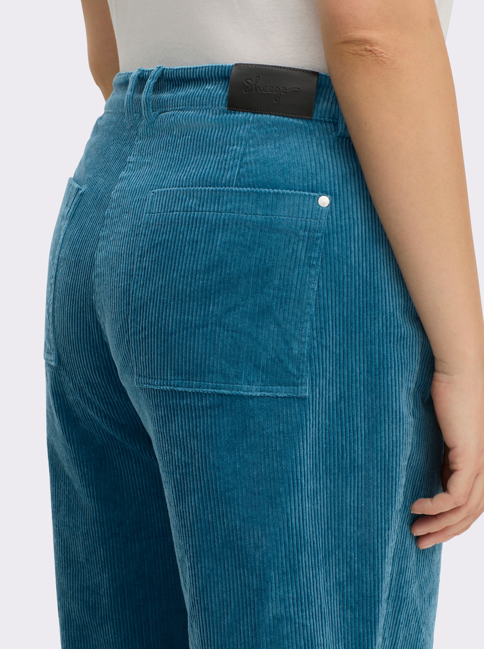 sheego Cordhose mit weitem Bein - topas