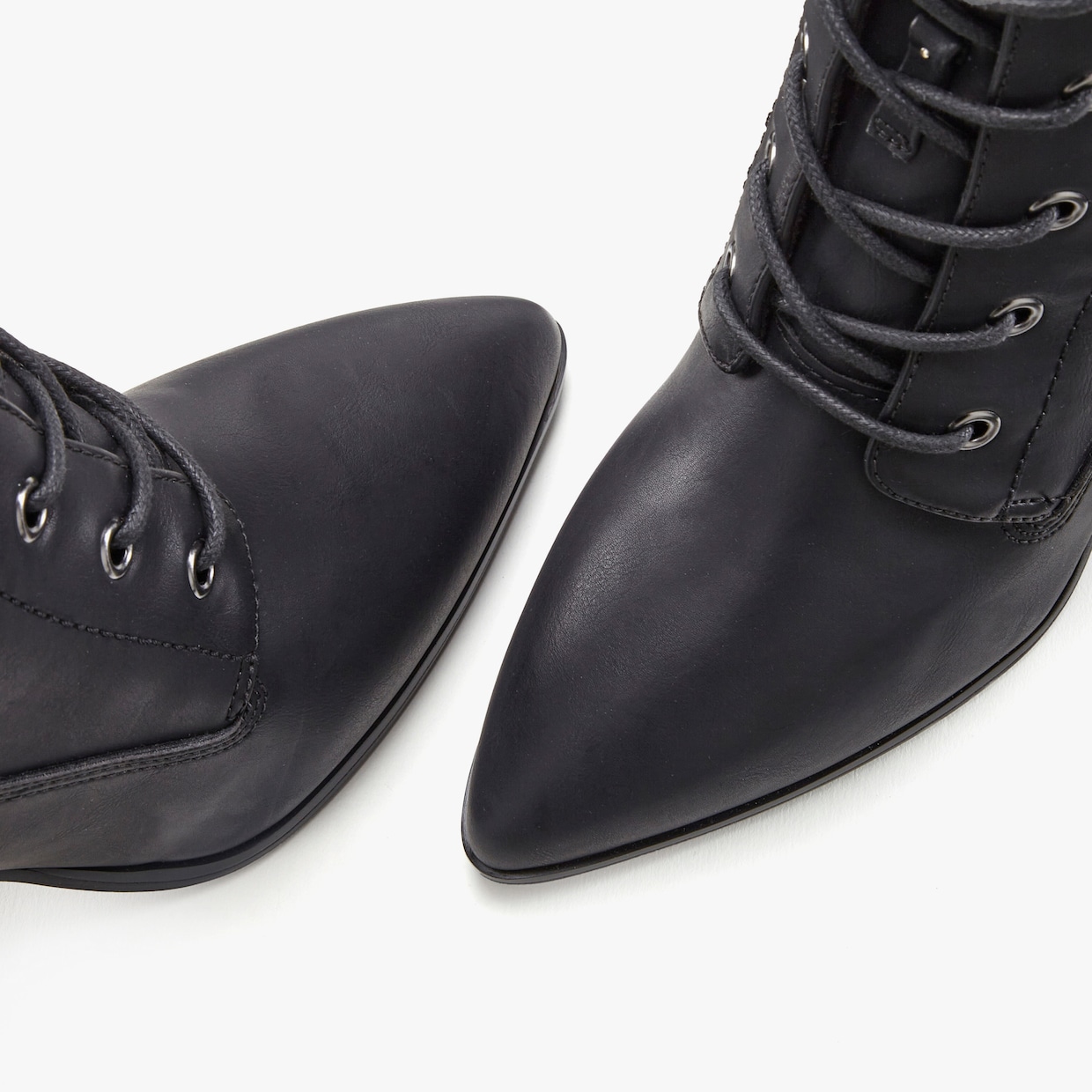 LASCANA Stiefel - schwarz