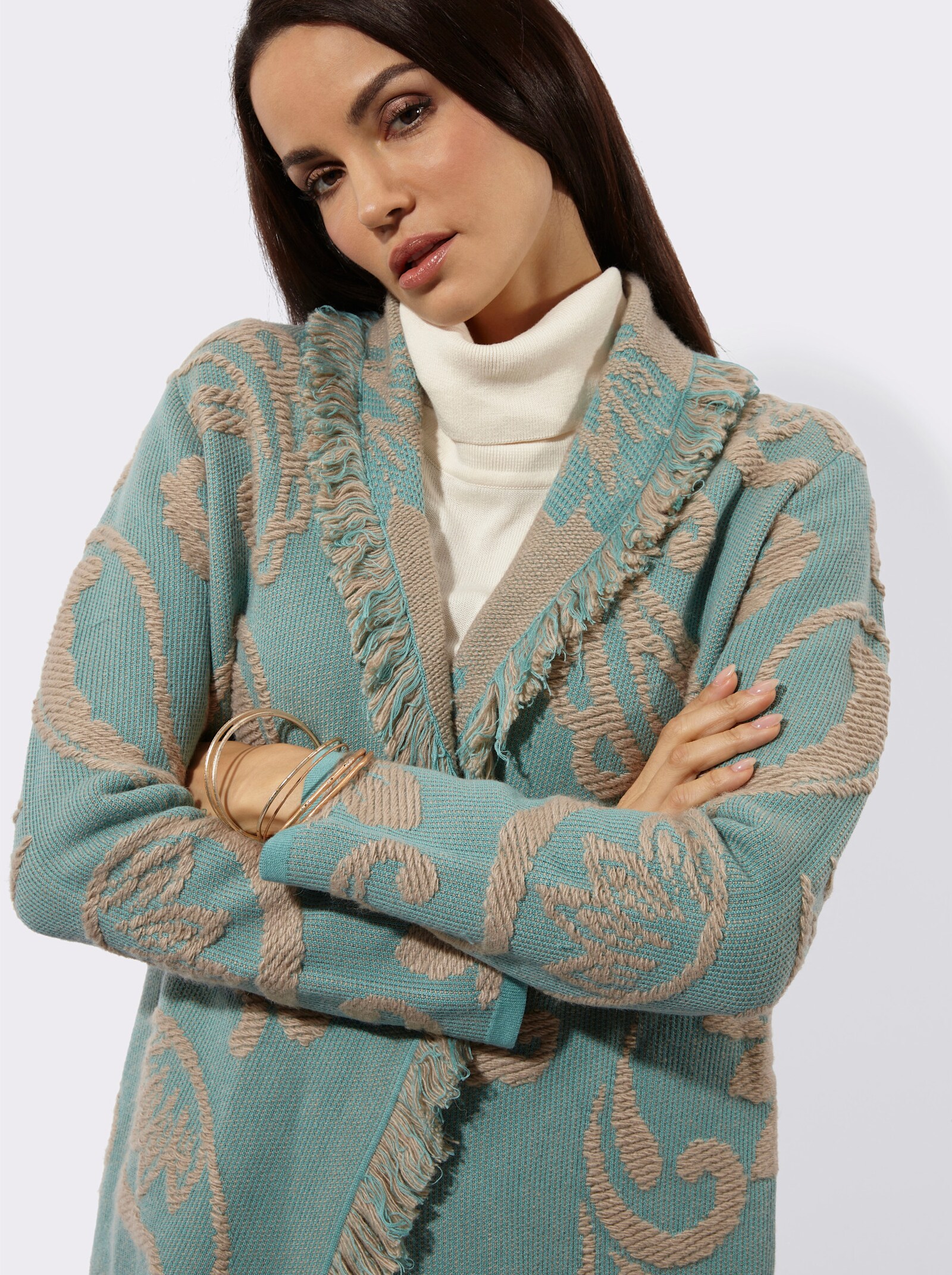 Cardigan mit zweifarbigen Fransen - salbei-beige-gemustert