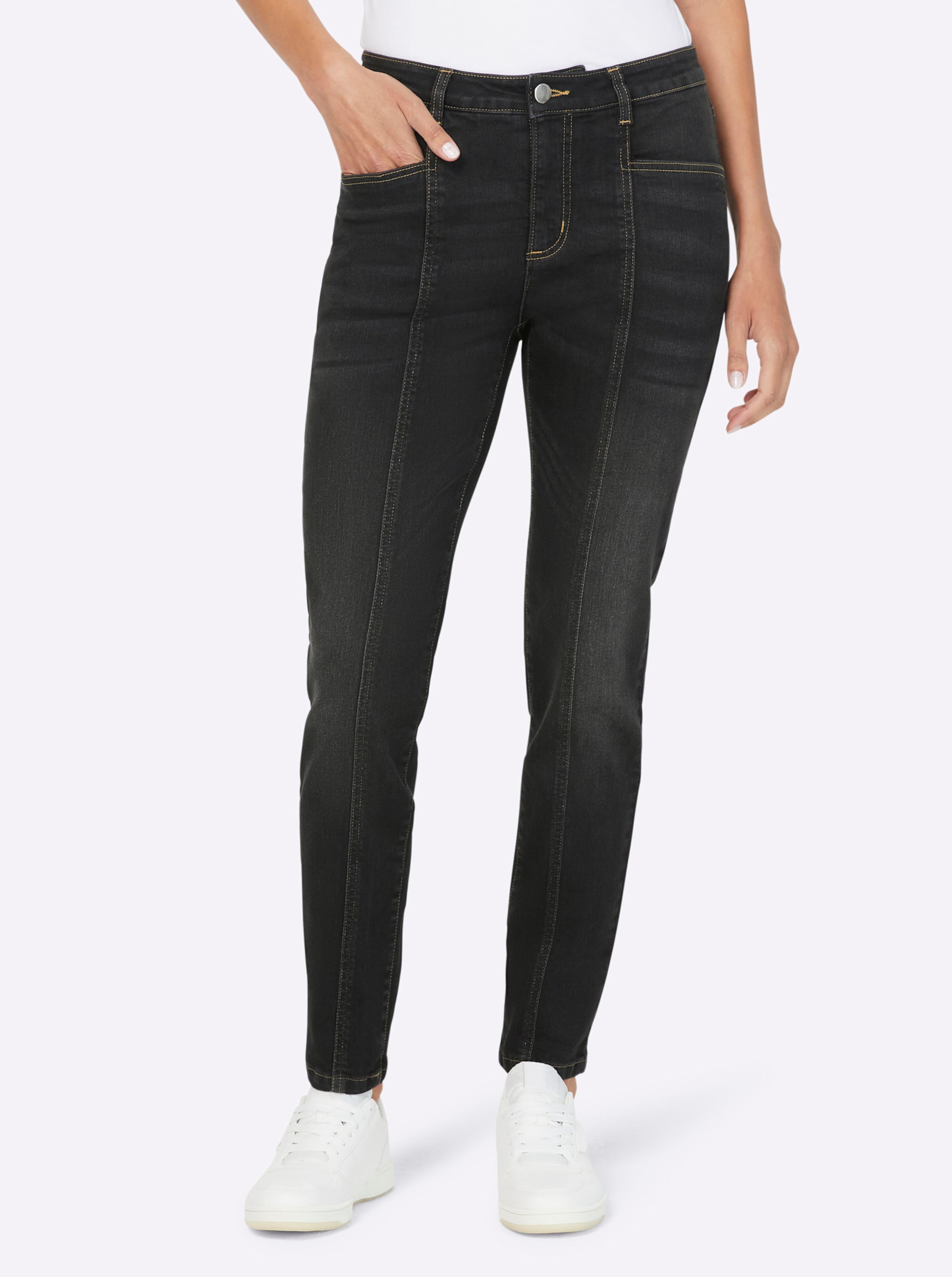 32 or  günstig Kaufen-Jeans in black denim von heine. Jeans in black denim von heine <![CDATA[Jeans Moderner Figurschmeichler in softem Stretch, mit streckender Teilungnaht vorn. Gerade, schlanke Form mit Eingrifftaschen. Normale Leibhöhe. Regular Fit. Fußweite ca. 32 cm. Un