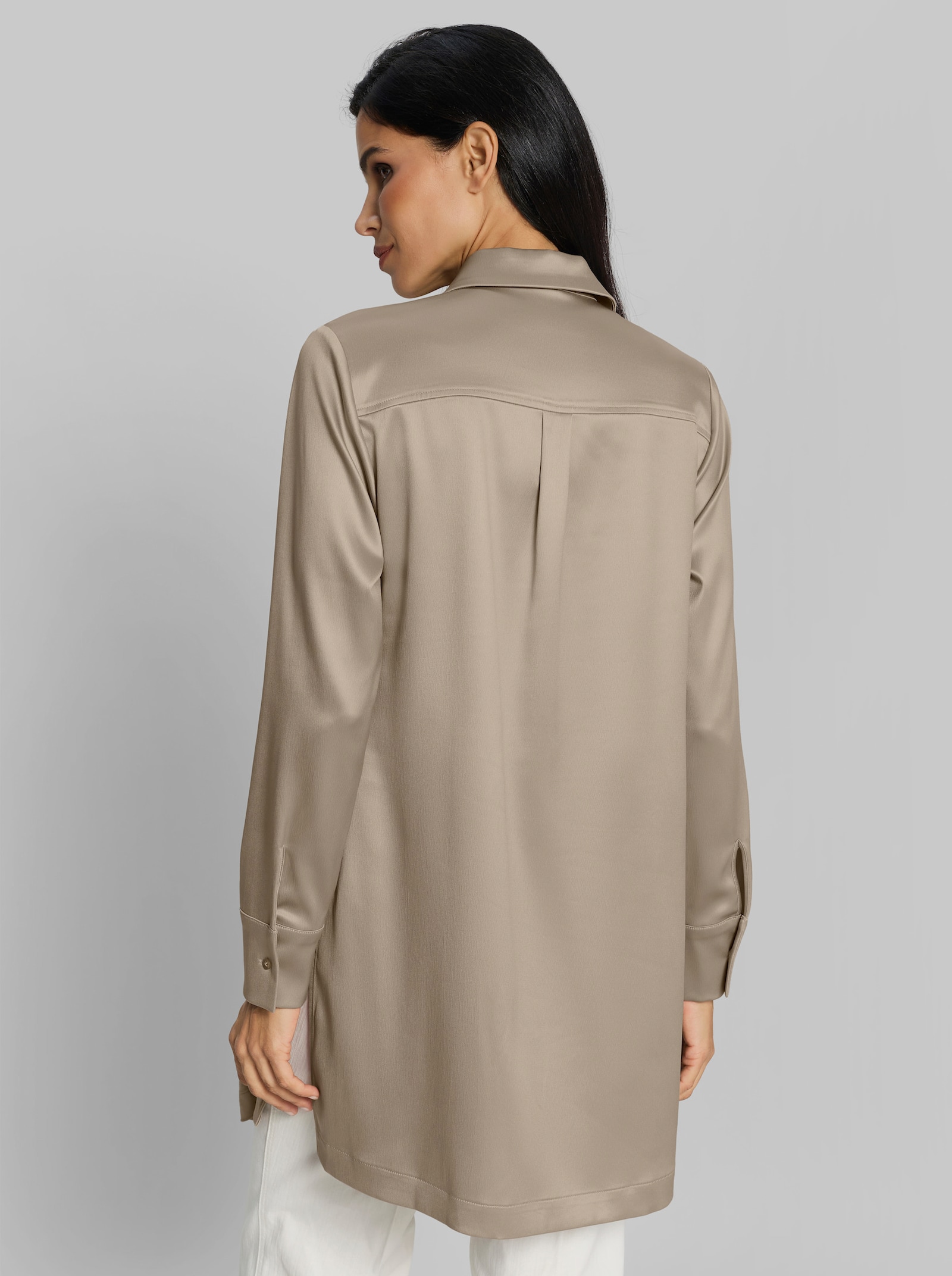 heine Longbluse im edlen Glanz - sand