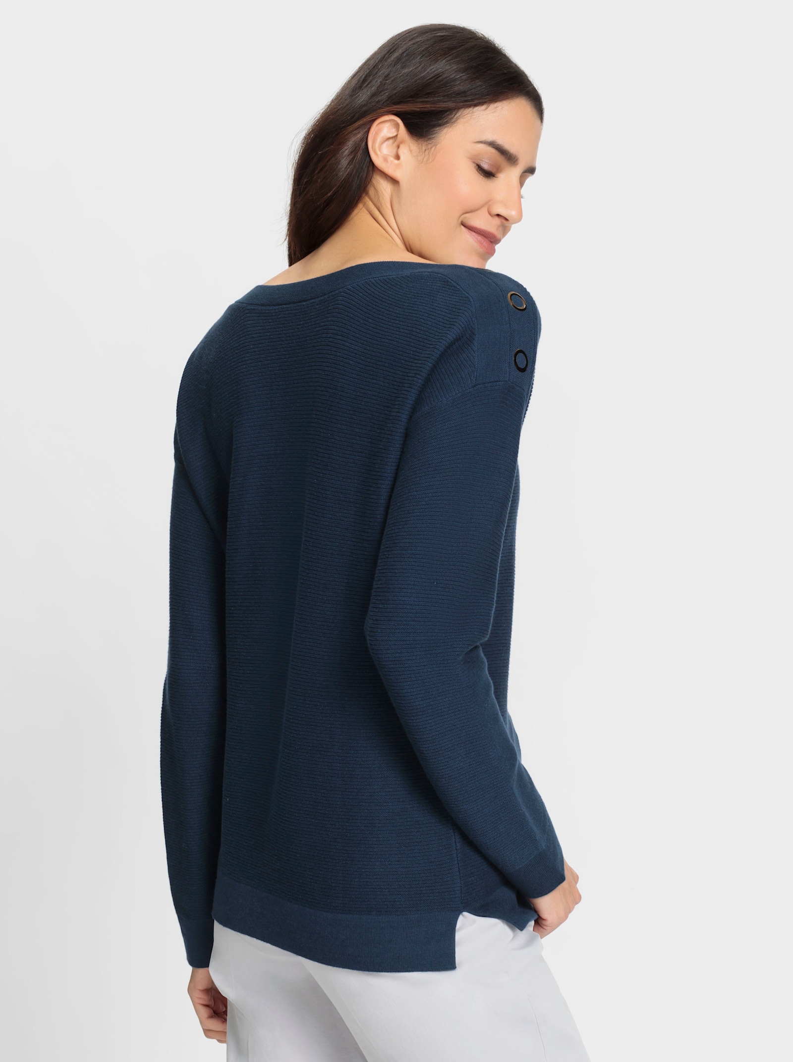 Strickpullover mit Ösenverzierung - dunkelblau