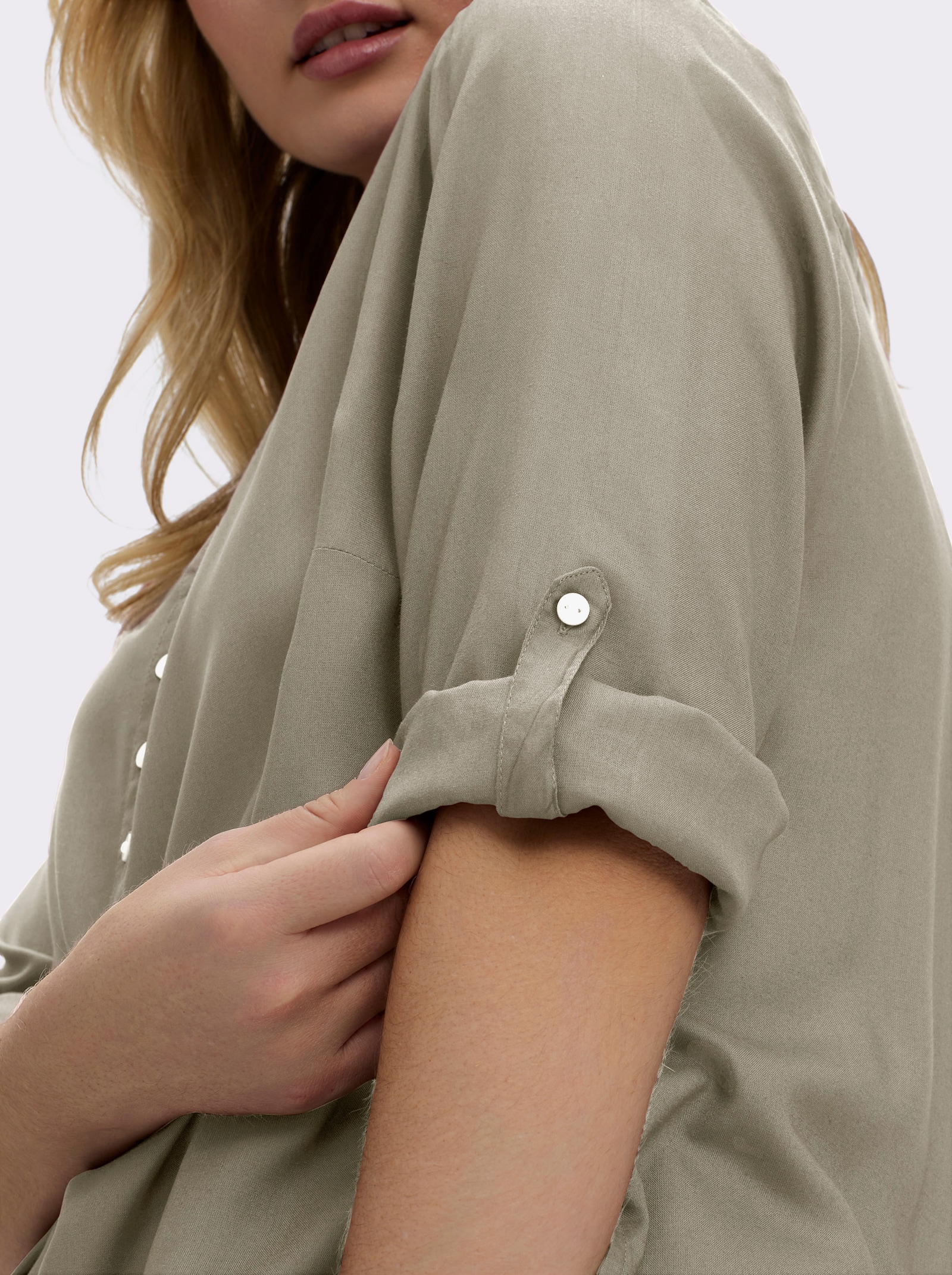 Longbluse mit abgerundetem Saum - schlamm