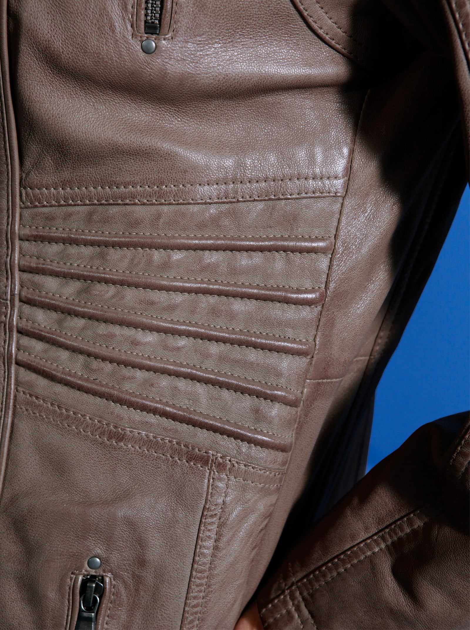 Leren jack met ritsvak aan de binnenzijde - taupe