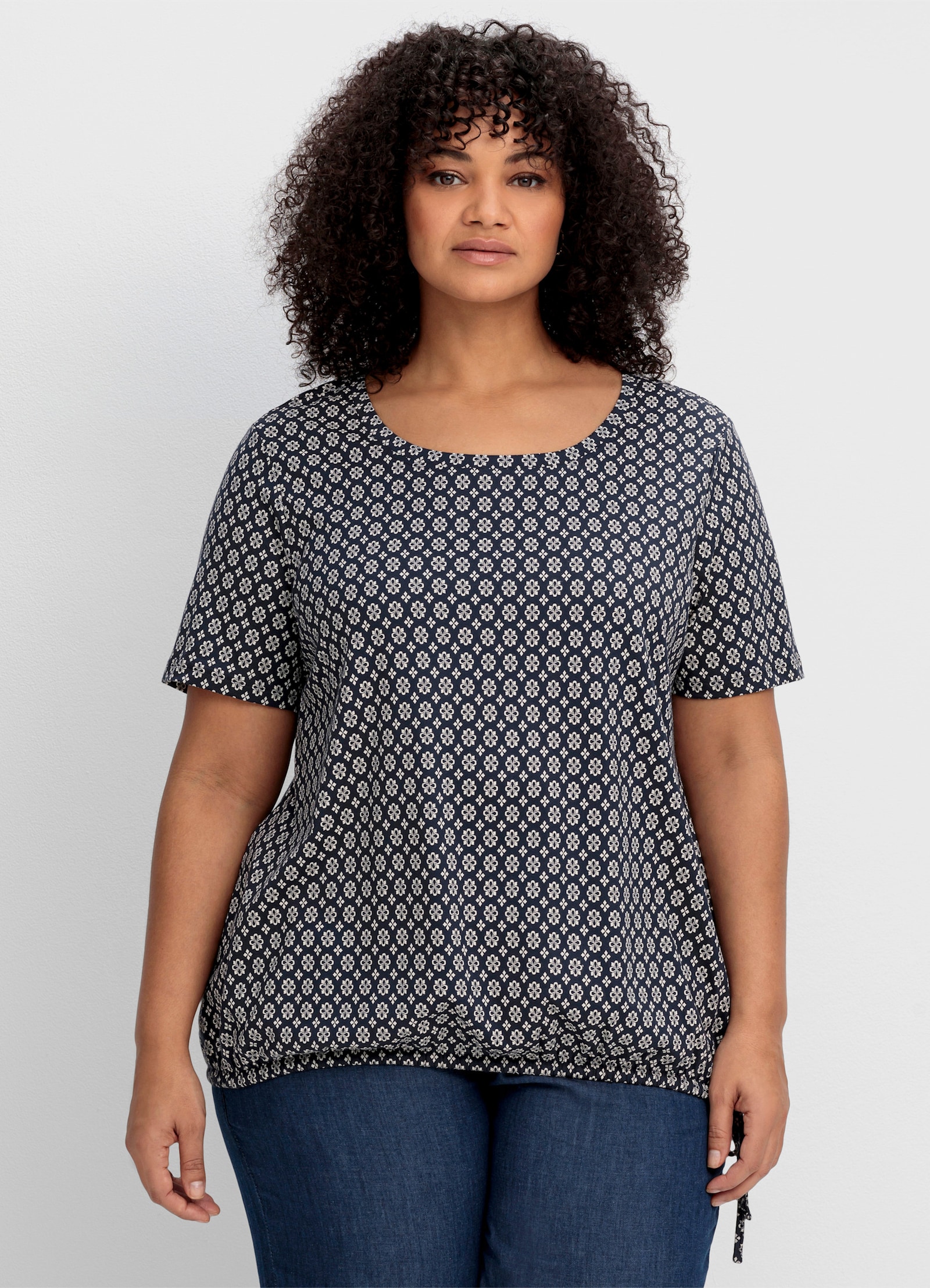 sheego T-shirt met decoratief ornamentpatroon - nachtblauw gedessineerd