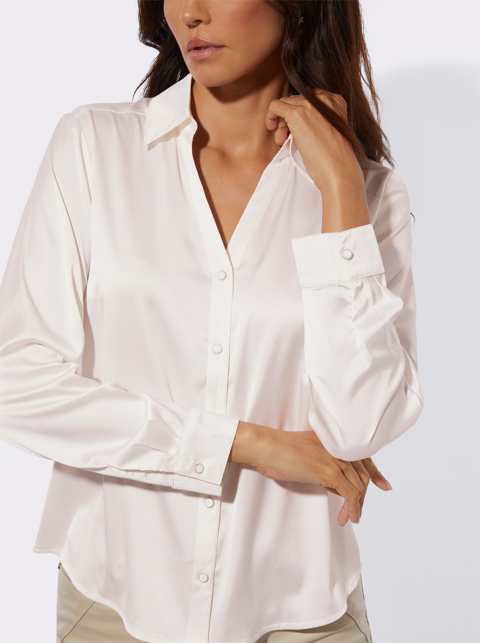 Satinbluse mit Kellerfalte hinten - ecru