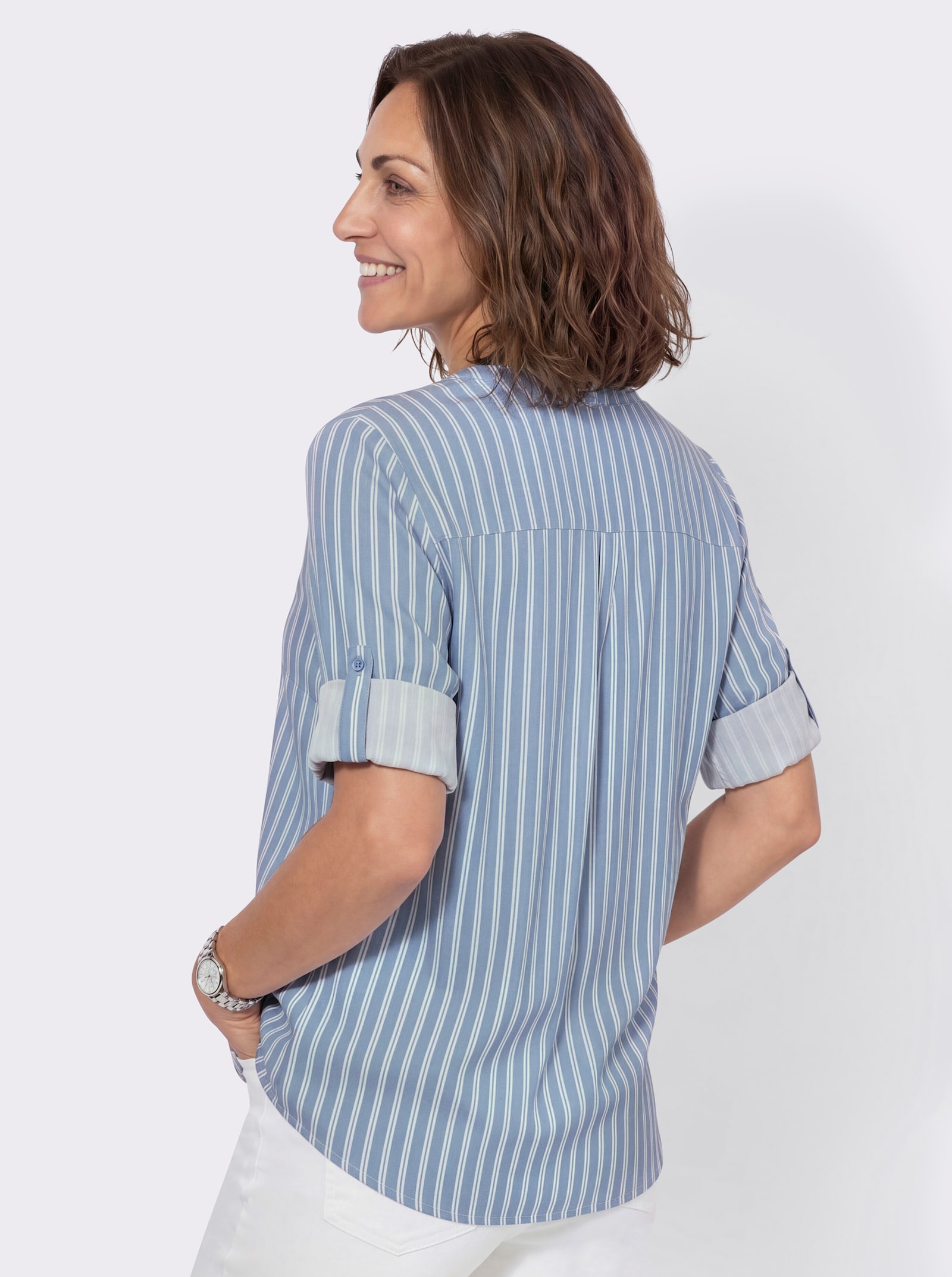 Gestreifte Bluse mit hinten abgerundetem Saum - bleu-ecru-gestreift