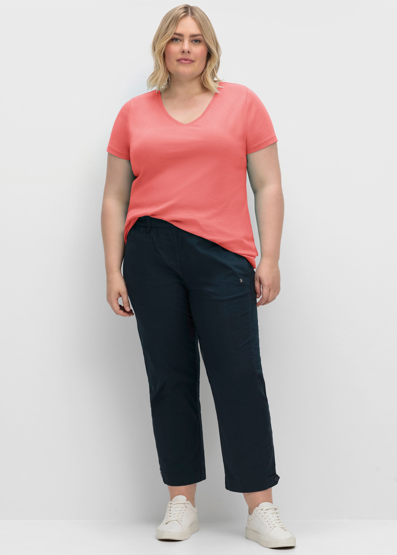 sheego T-shirt met V-hals, ribmateriaal - koraal