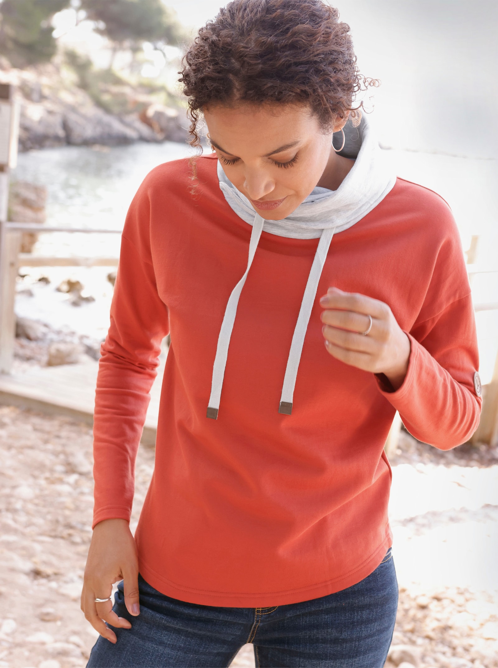  Sweatshirt mit überlappendem Rollkragen - terra-hellgrau
