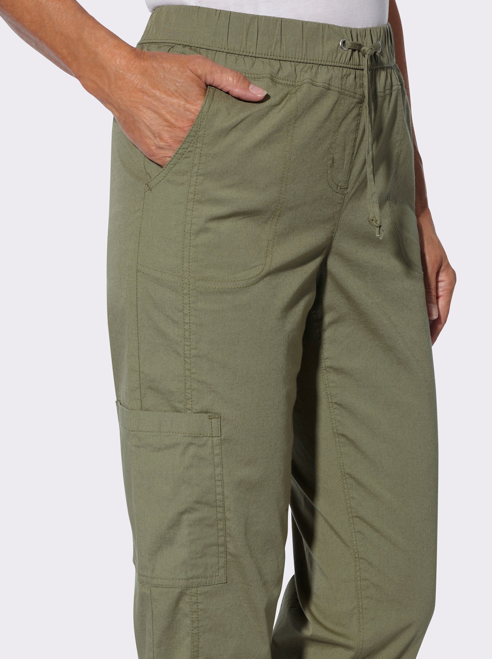 Schlupfhose mit aufgesetzter Tasche am Bein - khaki