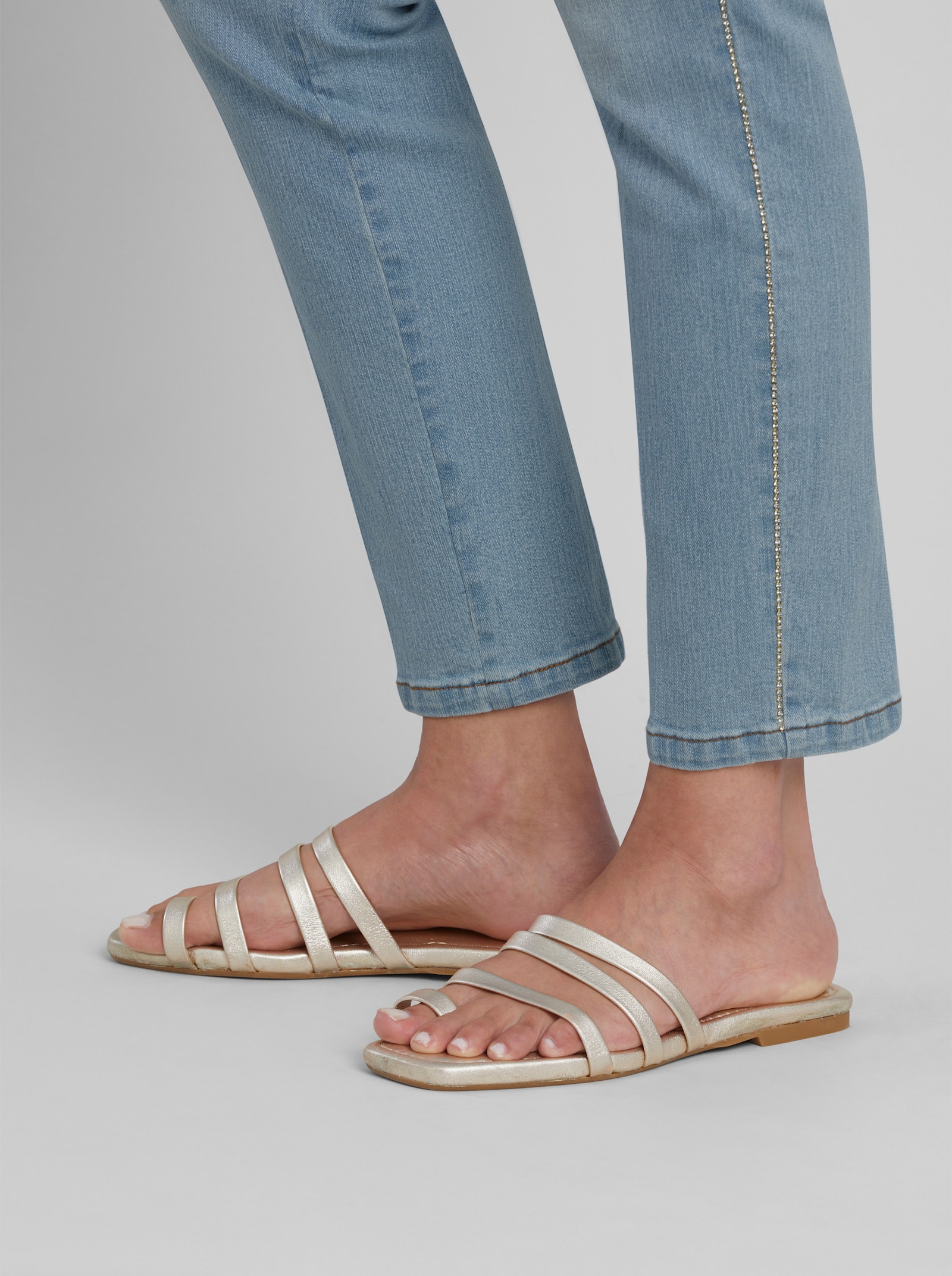 heine Jeans mit Glitzer-Zierband - blue-bleached