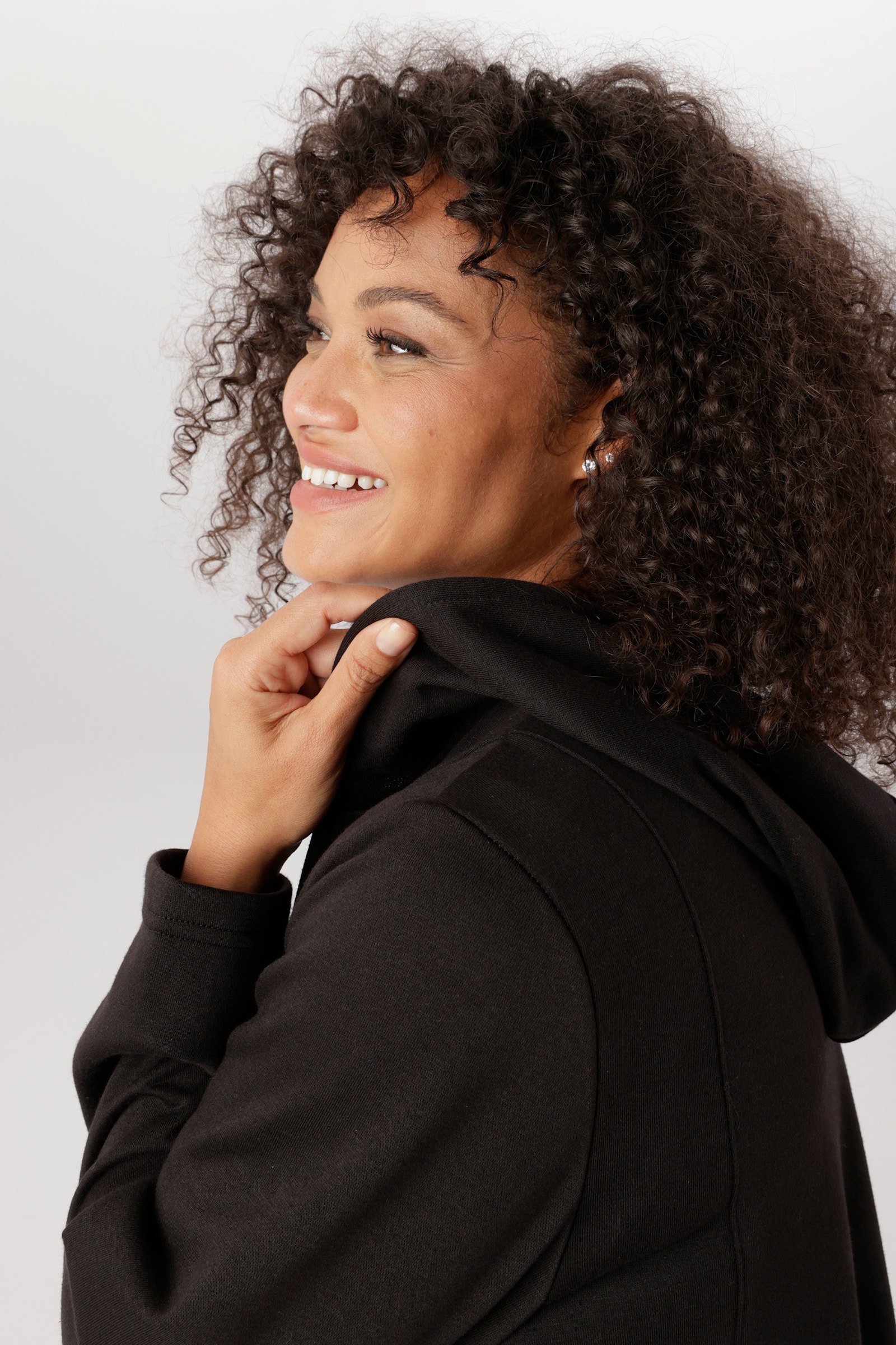 Aniston PLUS Sweatjacke - schwarz