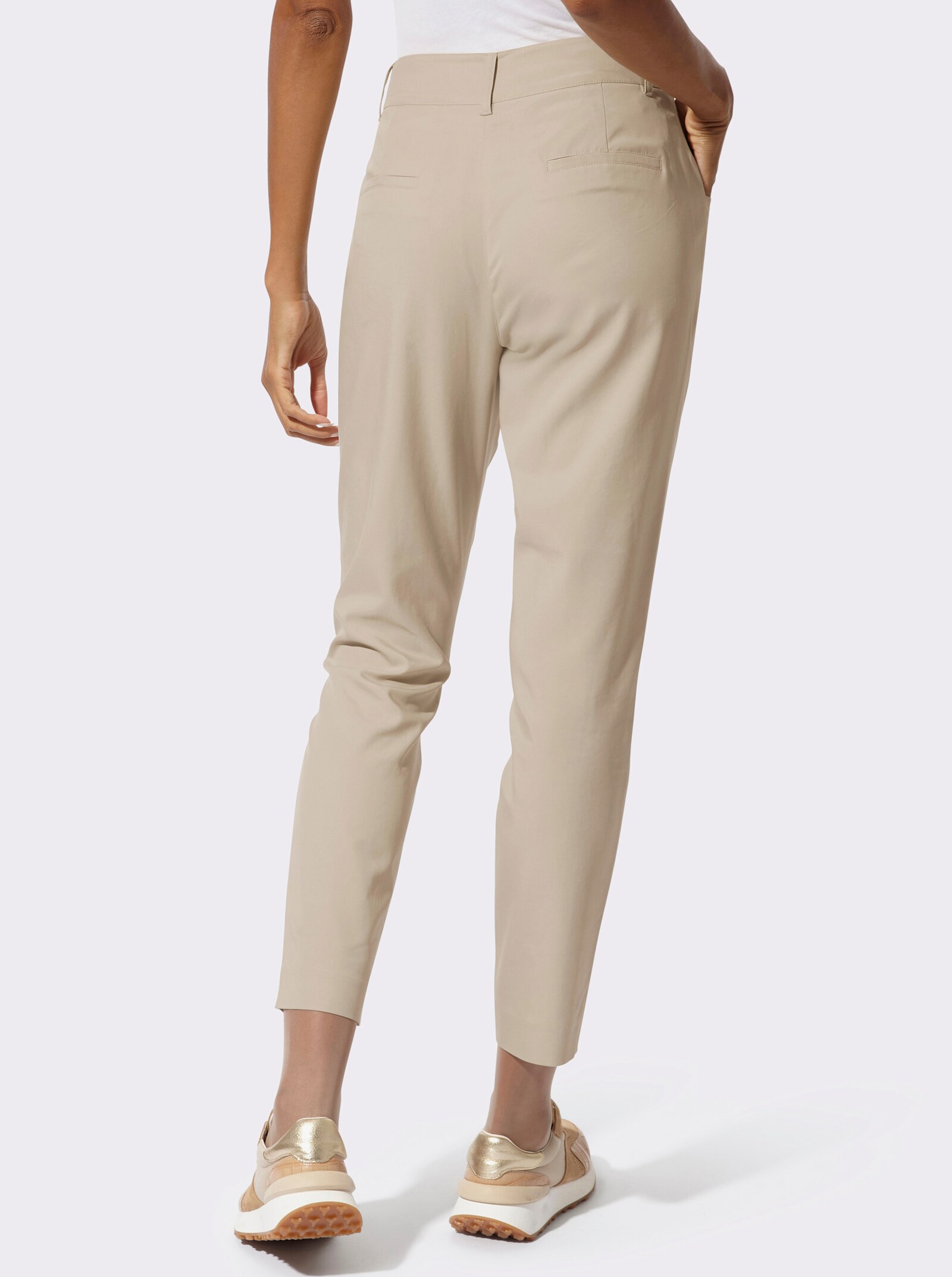 Hose in schimmernder Qualität - sand