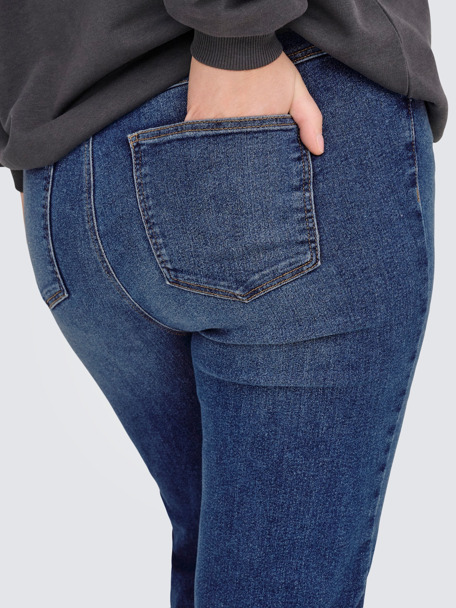 ONLY CARMAKOMA Straight-Jeans - medium blue denim