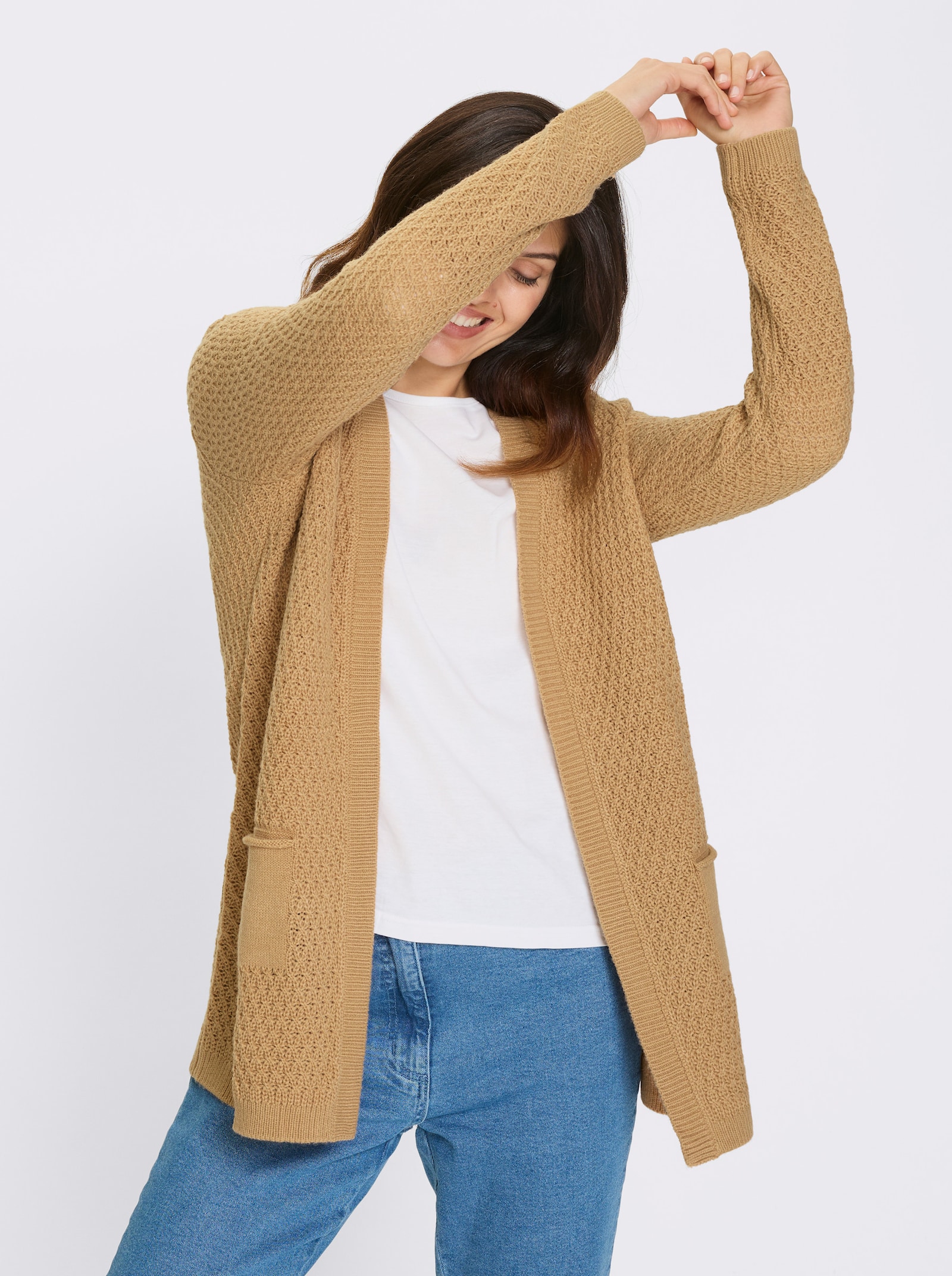 Dlouhý pletený kabátek otevřeného střihu - velbloudí