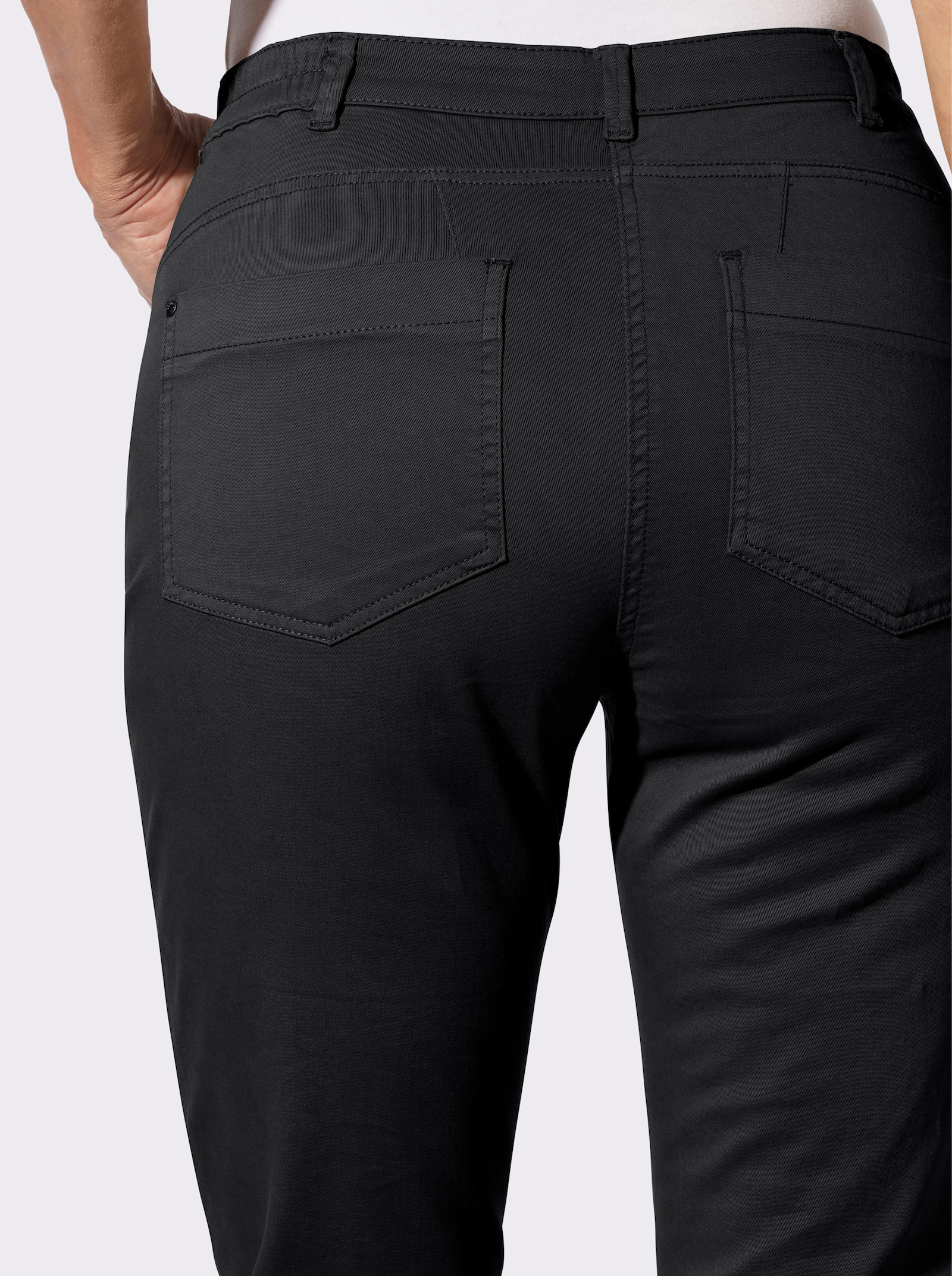 Jeans mit seitlichem Dehnbund - schwarz