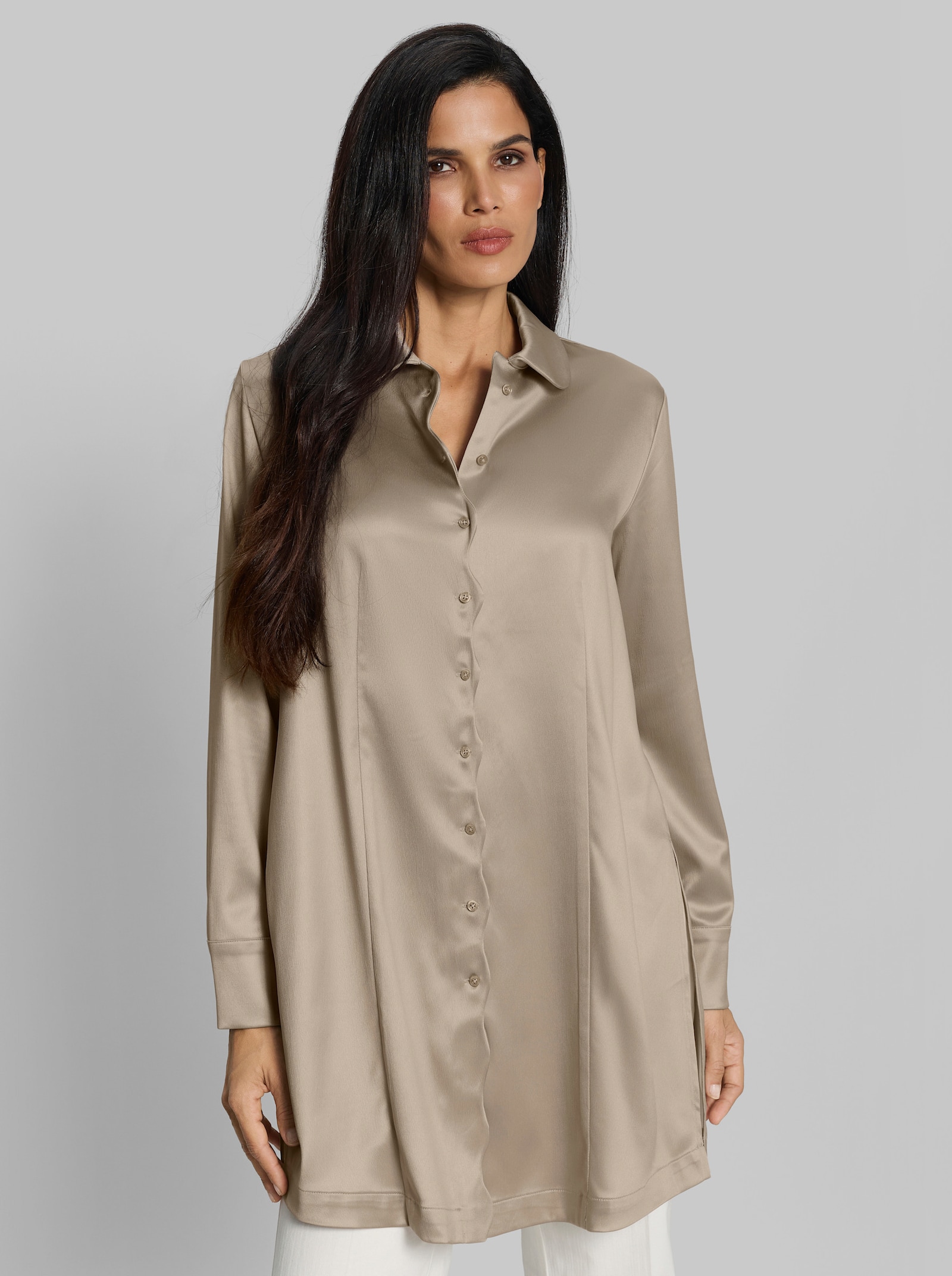 heine Longbluse im edlen Glanz - sand