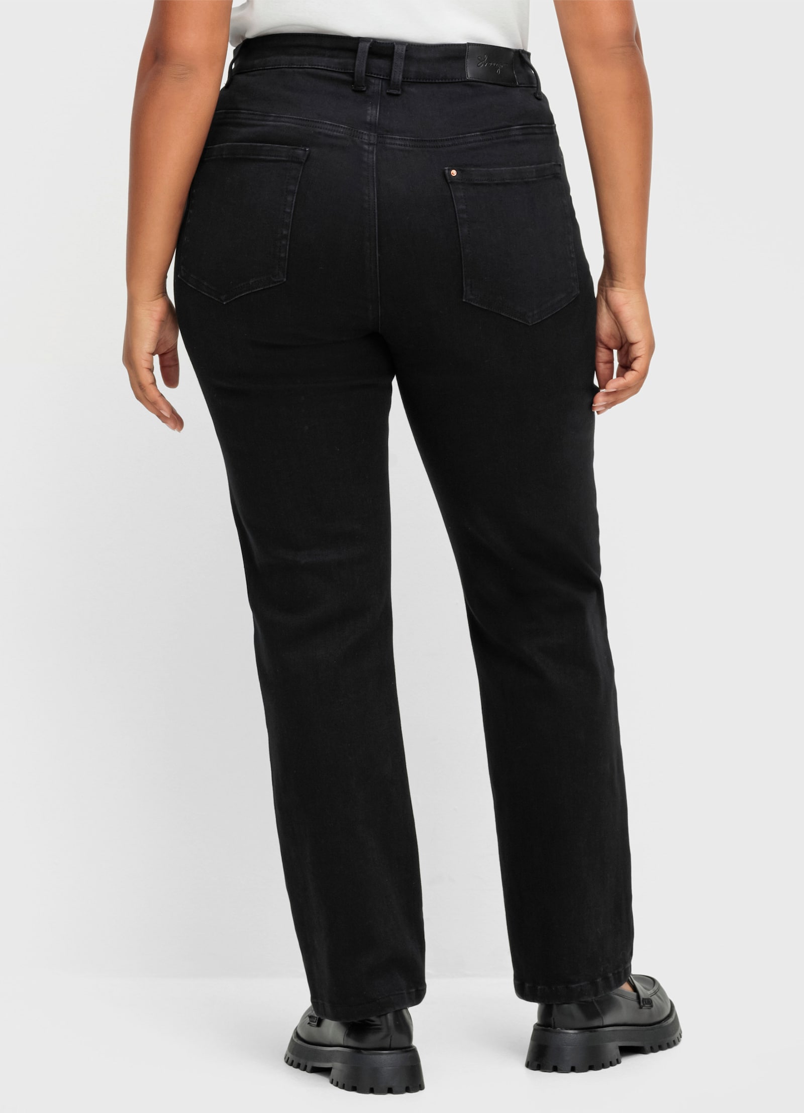 sheego Gerade Jeans mit Bodyforming-Effekt - black denim