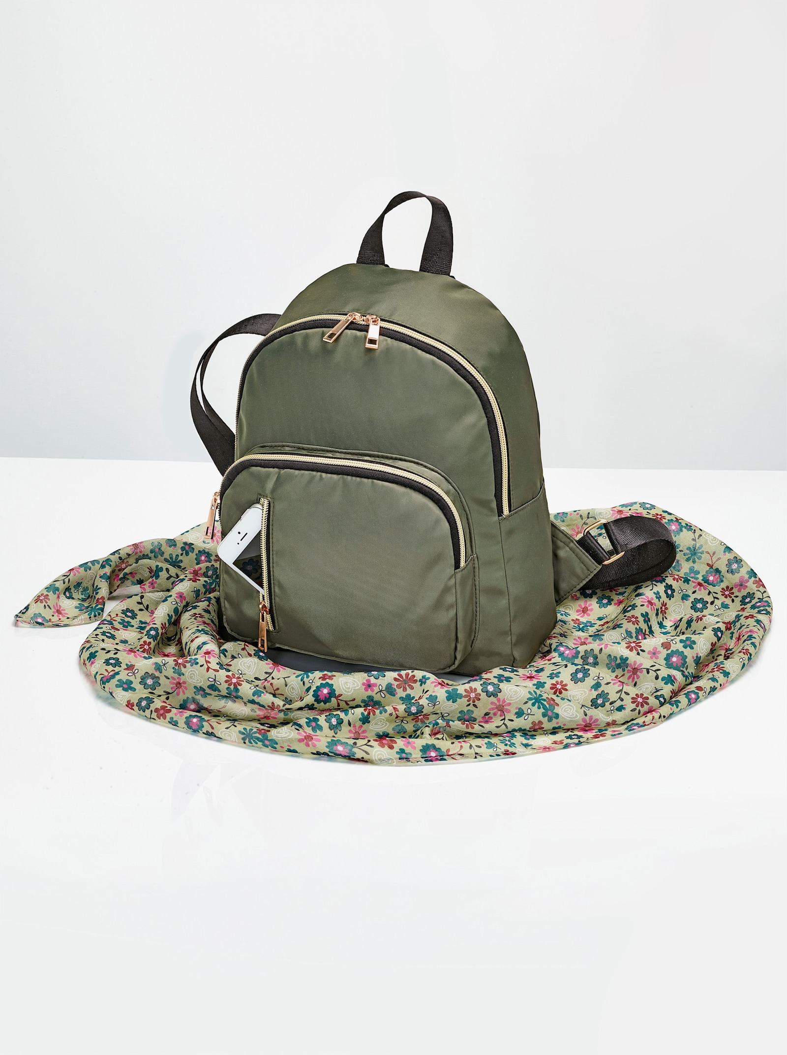 Rucksack und Schaltuch - grün