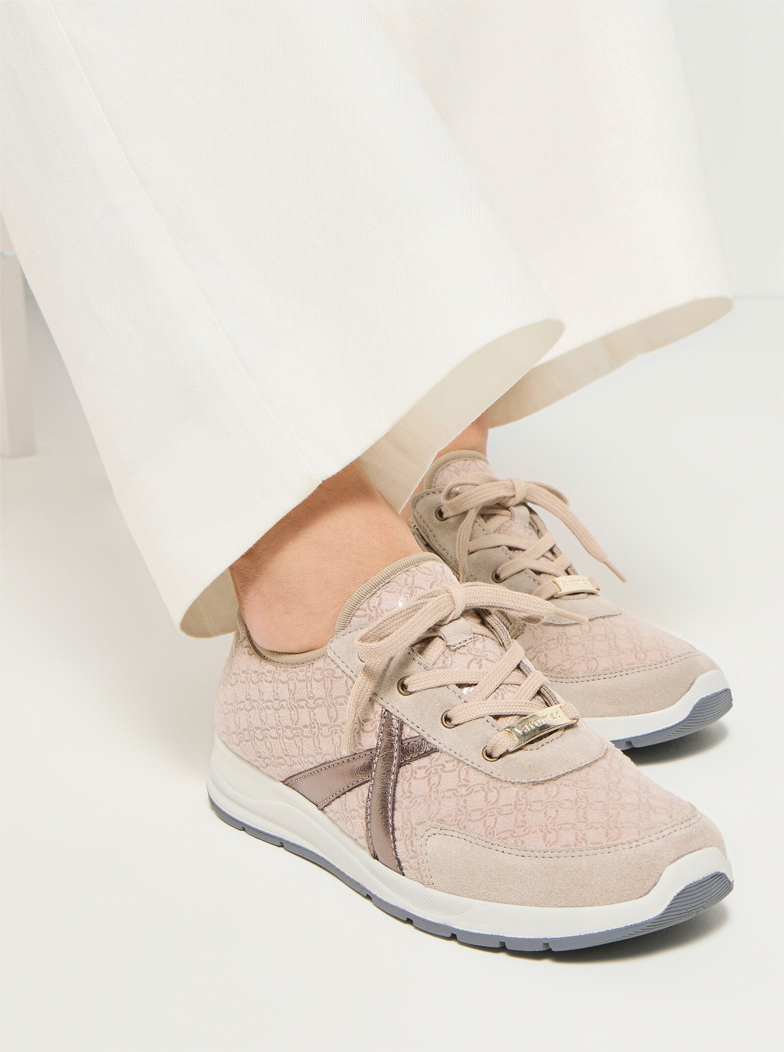 Varomed Sneaker für kräftige und empfindliche Füße - beige
