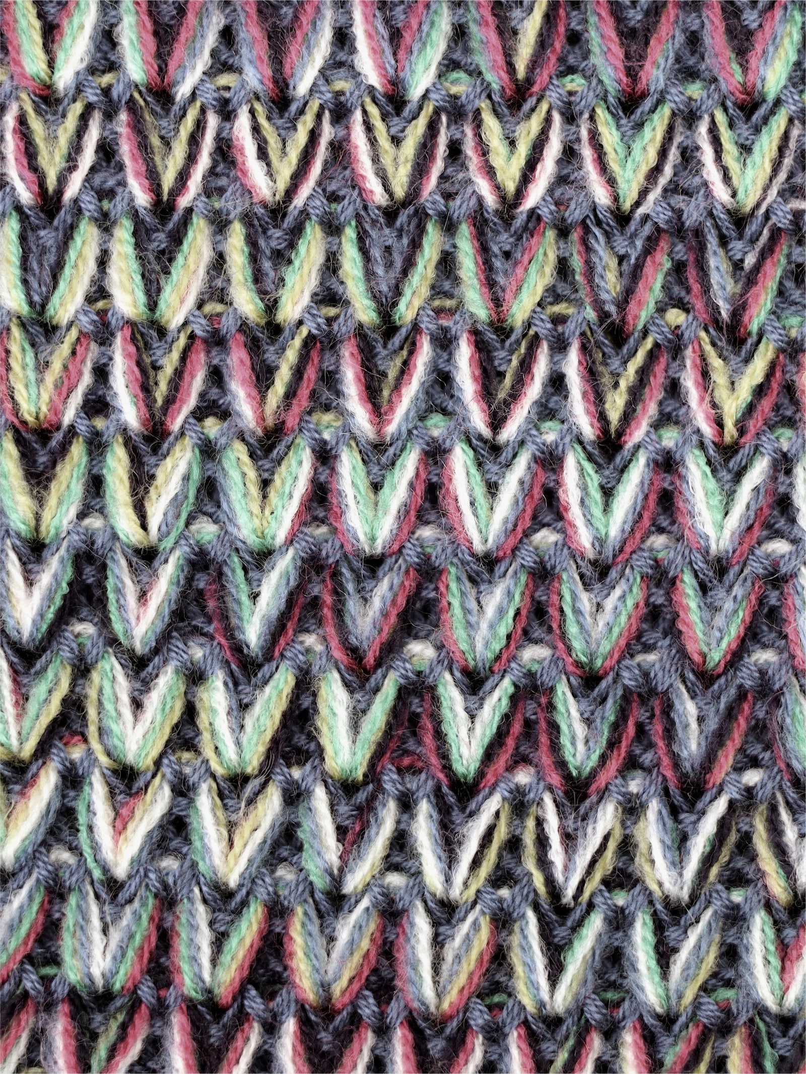 heine Langarm-Pullover aus Multicolour-Garn - jeansblau-pink-gemustert