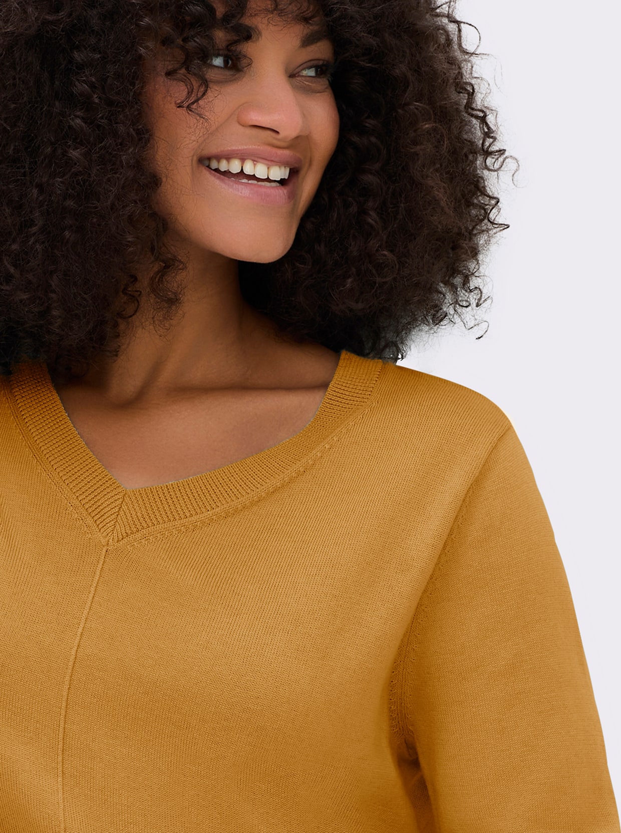 V-Ausschnitt-Pullover mit Biesen vorne - curry