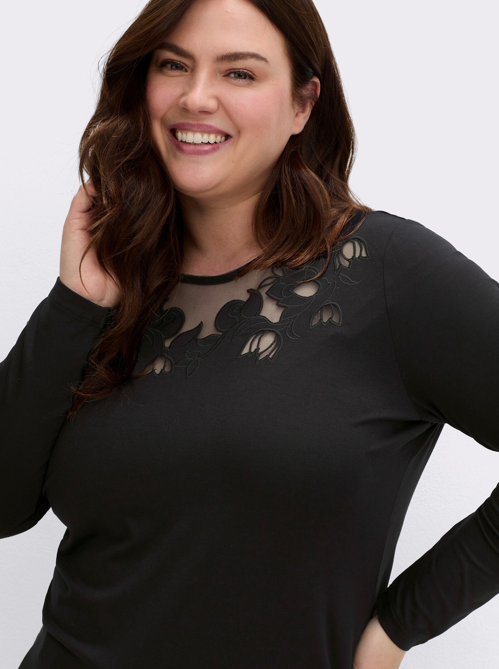 Langarmshirt mit transparentem Tüll-Einsatz - schwarz