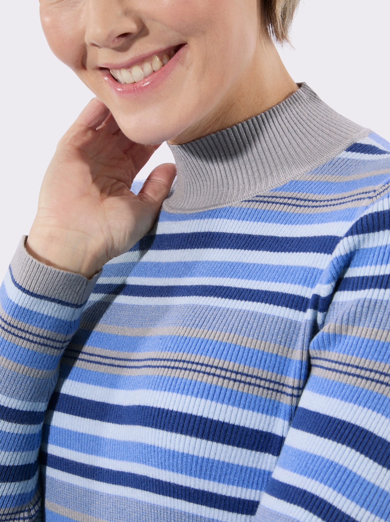 Streifenpullover mit Stehkragen - himmelblau-jeansblau-geringelt