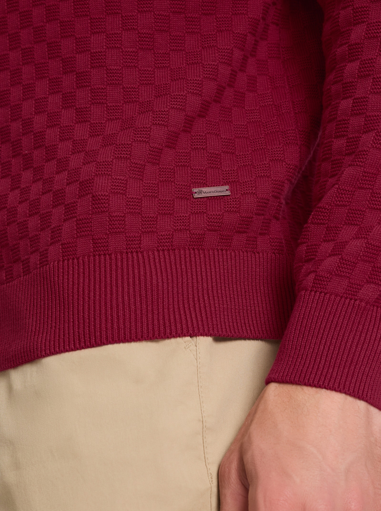 Marco Donati Rundhalspullover im Schachbrett-Muster rundum - kirsche