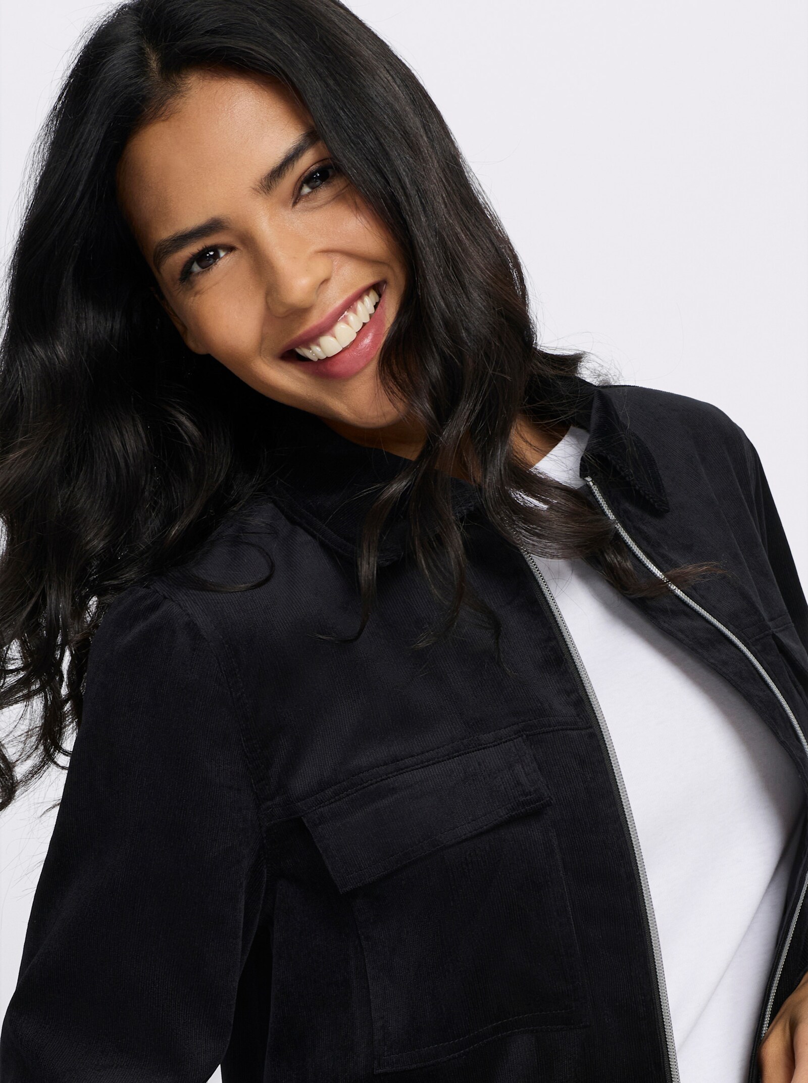 Cordjacke mit Pattentaschen - schwarz