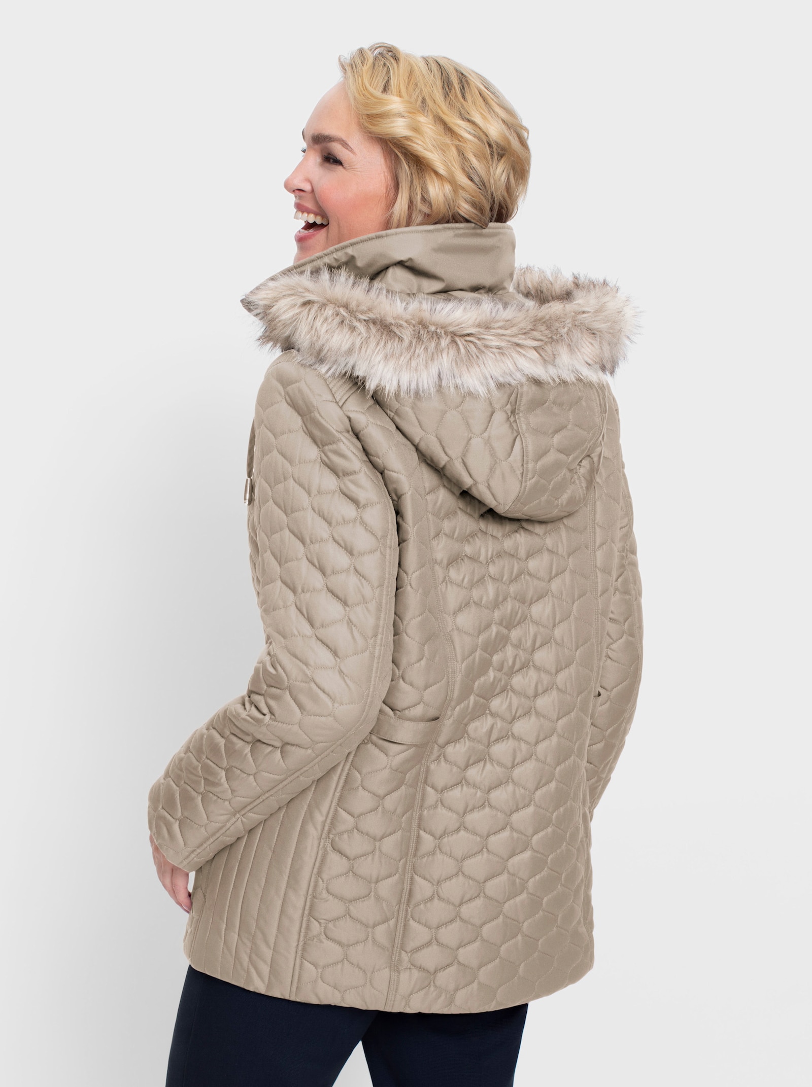 Kapuzenjacke mit Rautensteppung - sesam