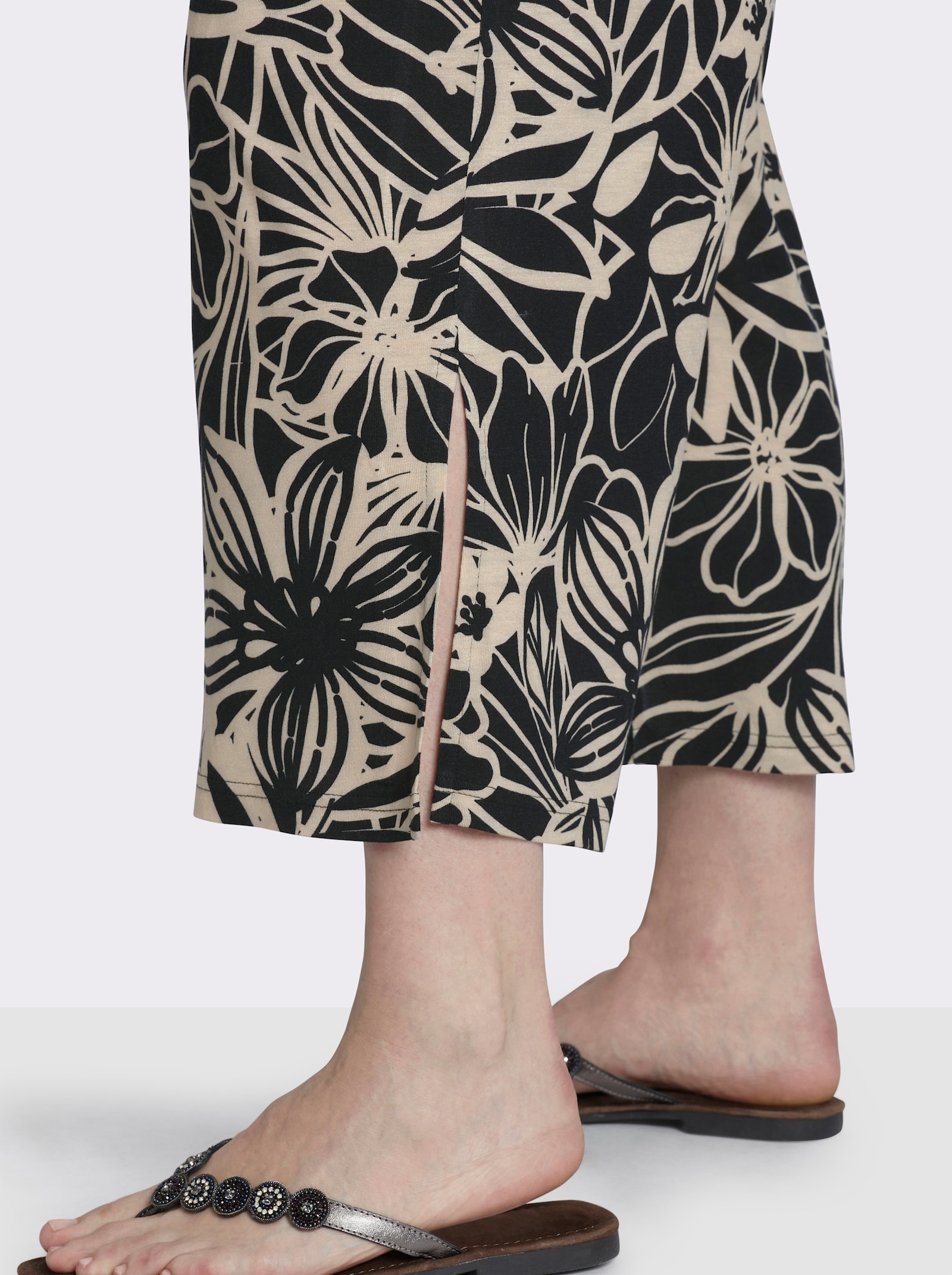 sheego Druckhose In Culotte-Form - schwarz-sand-bedruckt
