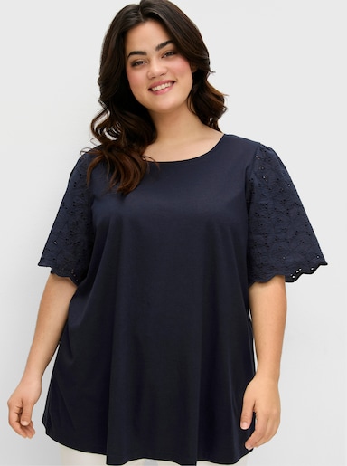 sheego Rundhalsshirt mit Flügelärmeln. leichte A-Linie - tiefblau
