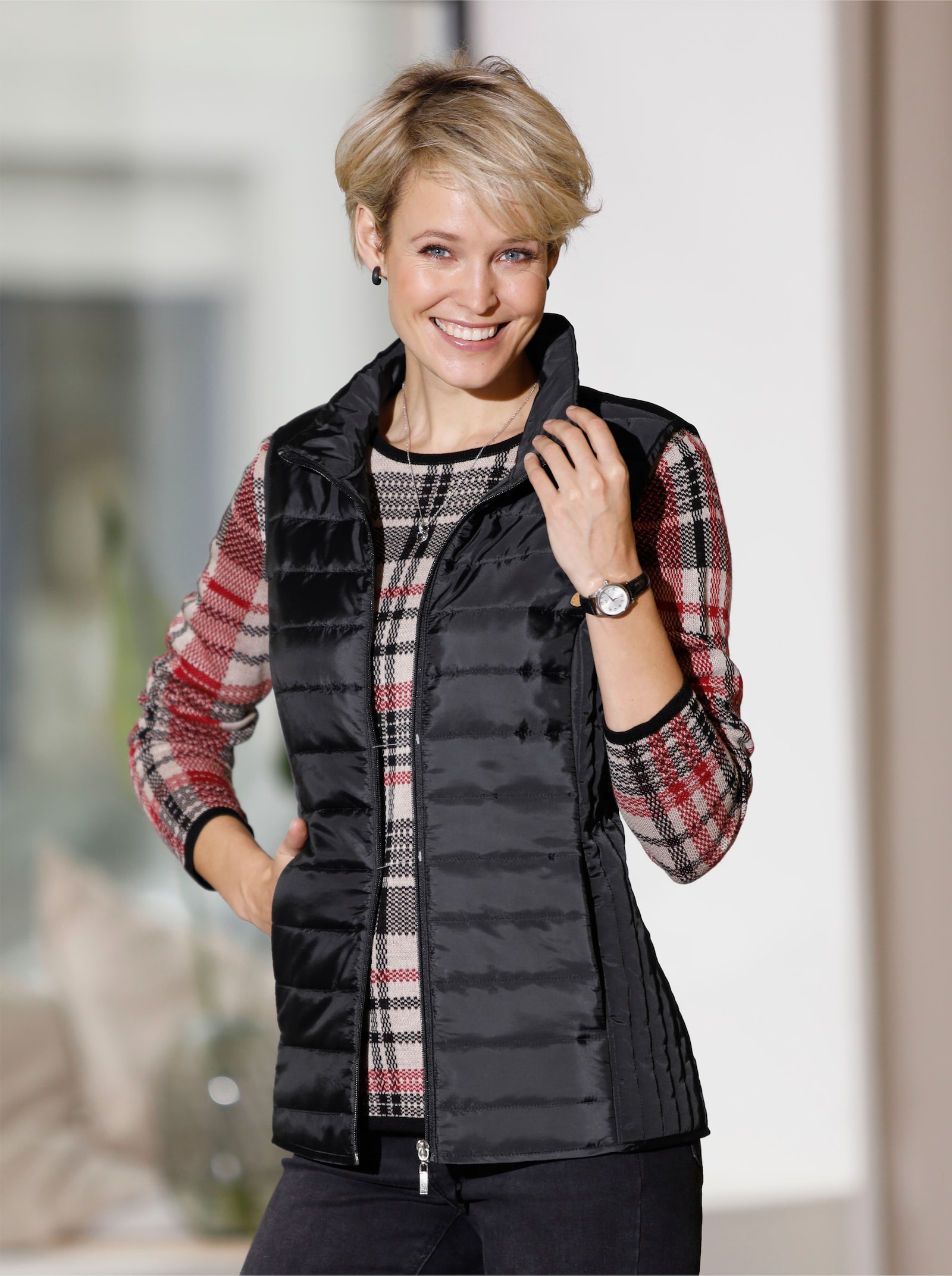 Steppweste mit Stehkragen - schwarz