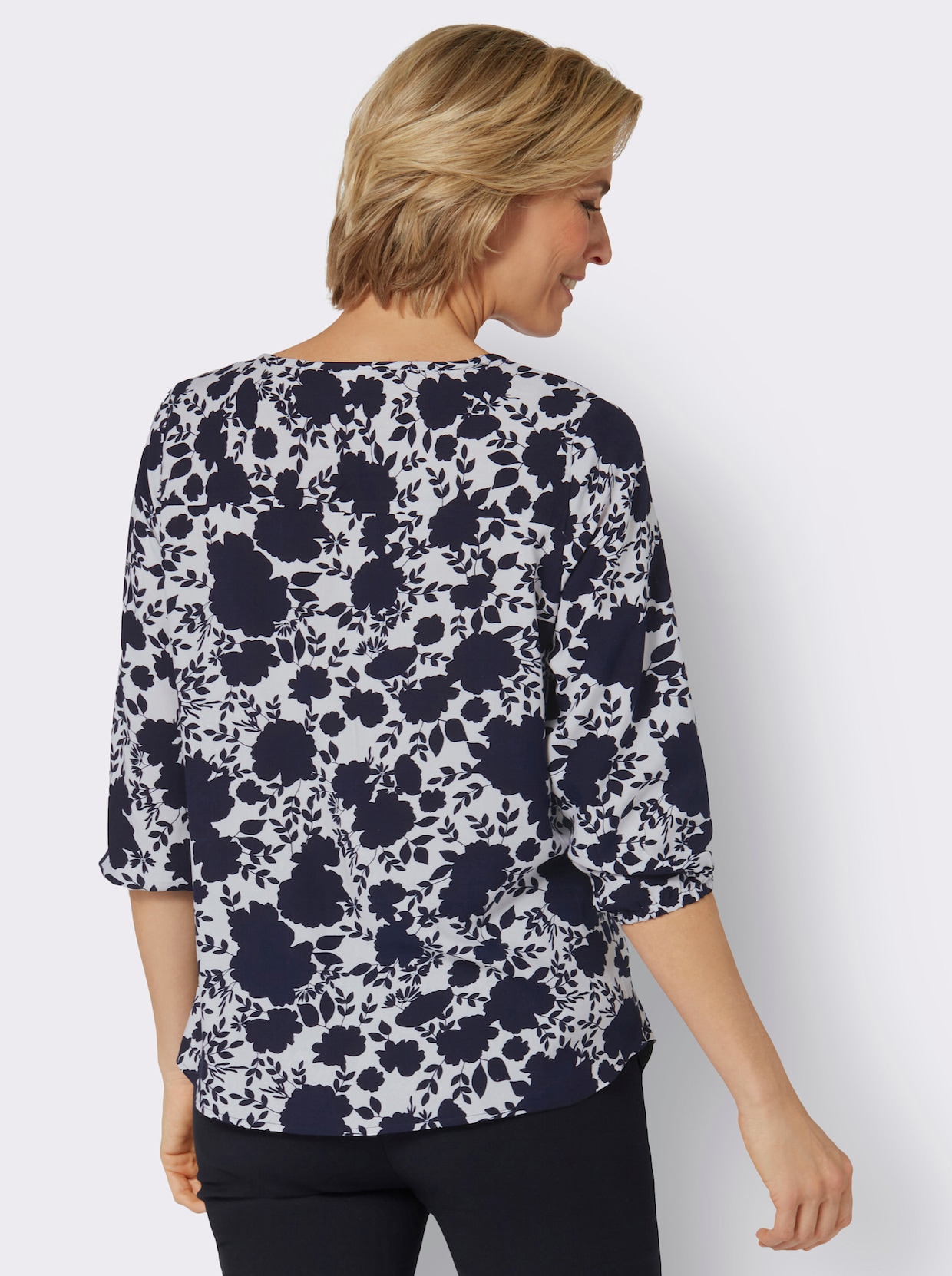 Comfortabele blouse - ecru/marine geprint