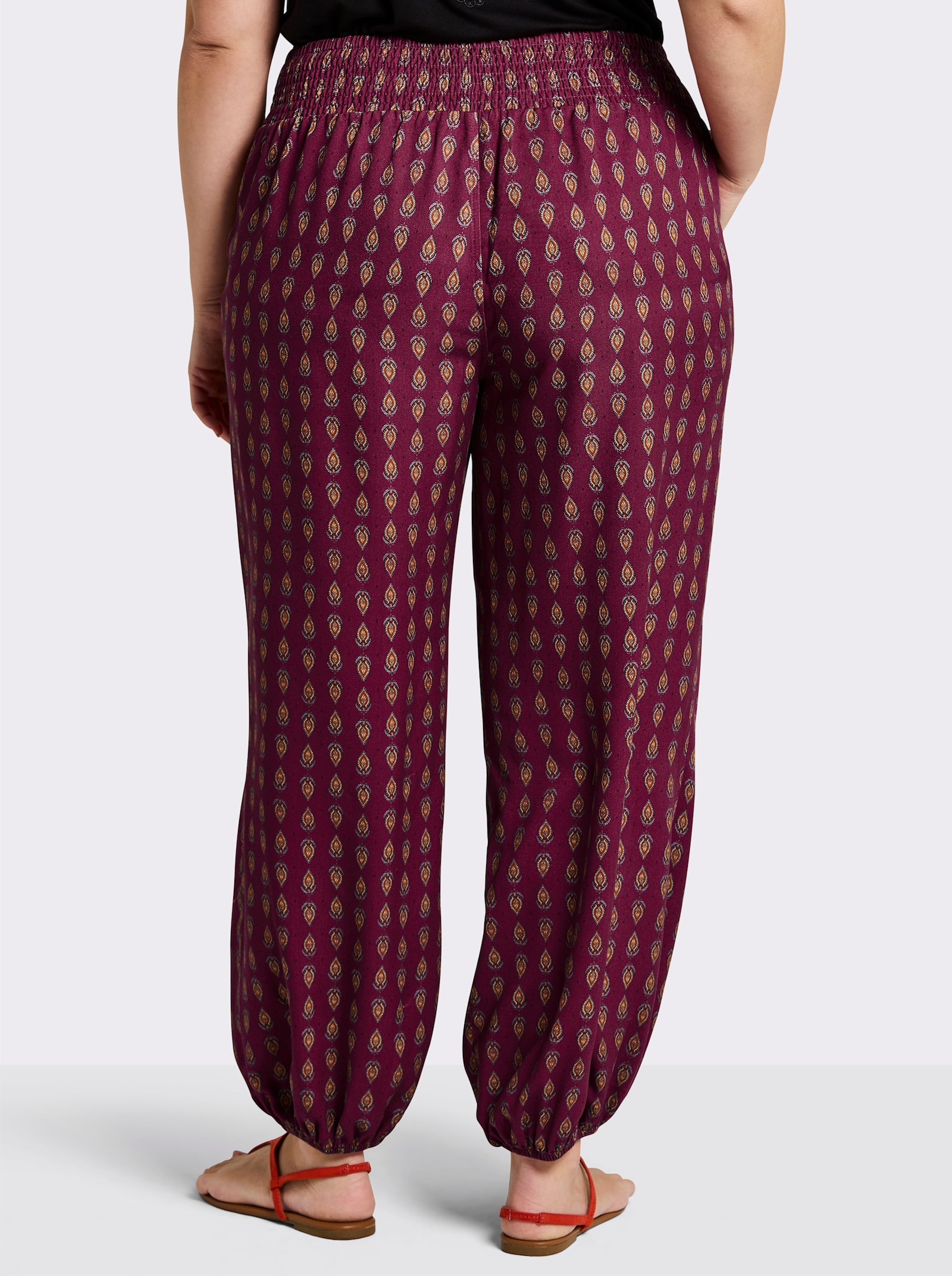 sheego Schlupfhose mit Alloverprint - bordeaux-burgund-bedruckt