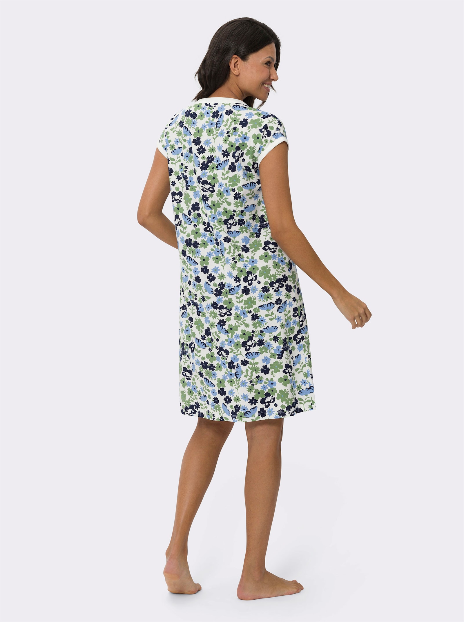 Noční košile ve střihu mírně do A, květovaná - ecru-eukalyptová-potisk