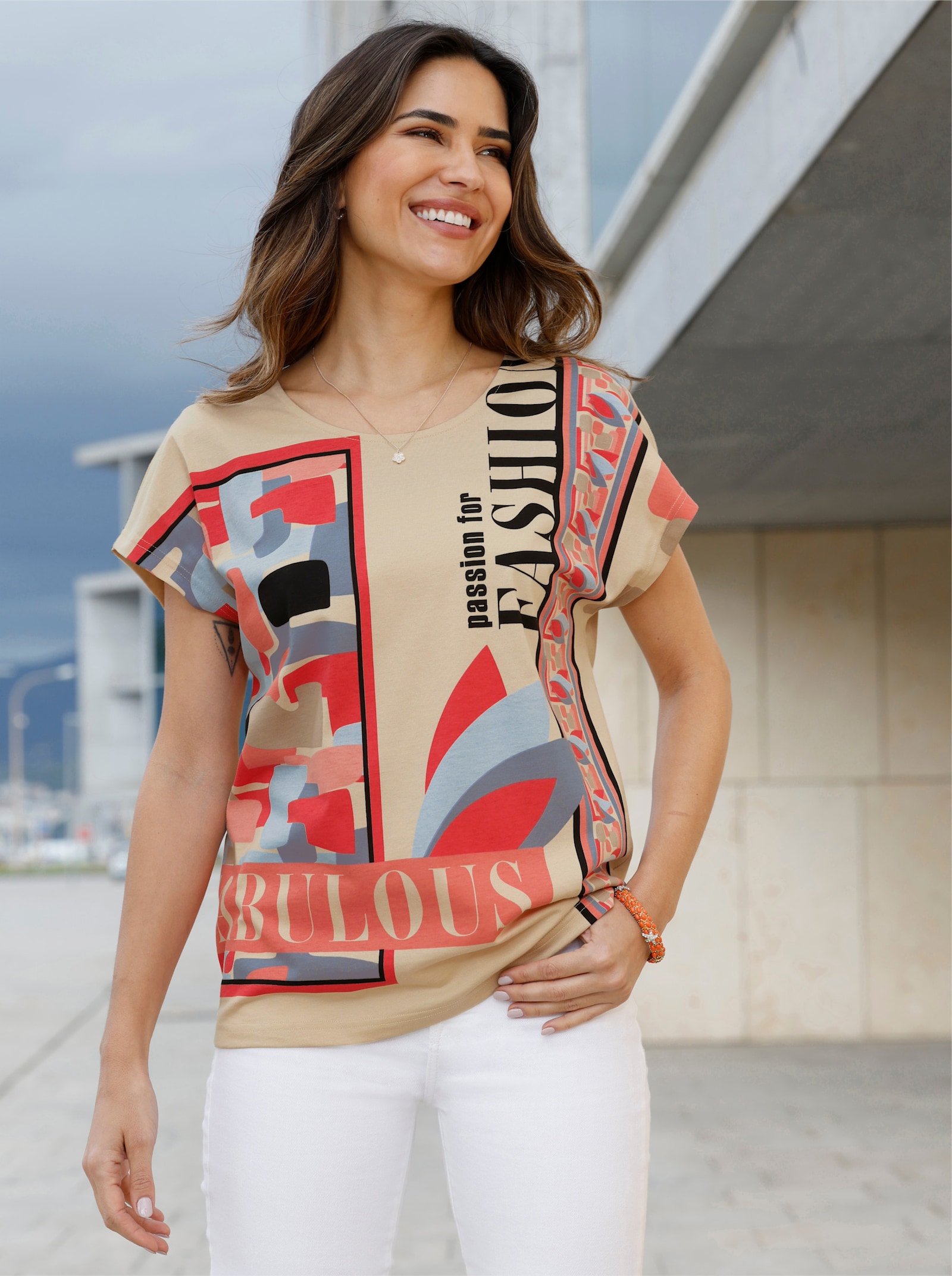 Kurzarmshirt mit großem Print vorne - sand-flamingo-bedruckt