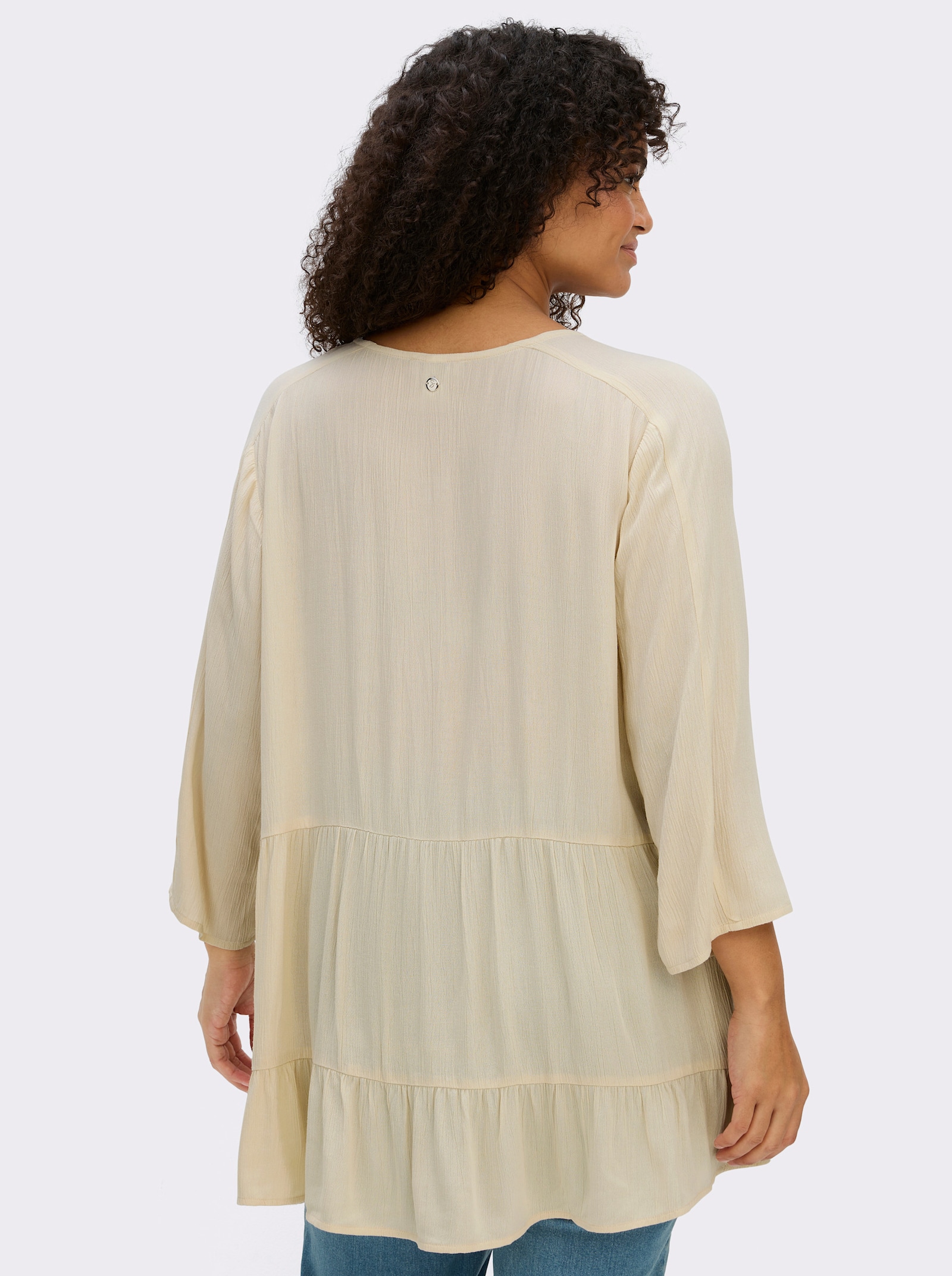 sheego Crinklebluse mit Volant am Saum - sand