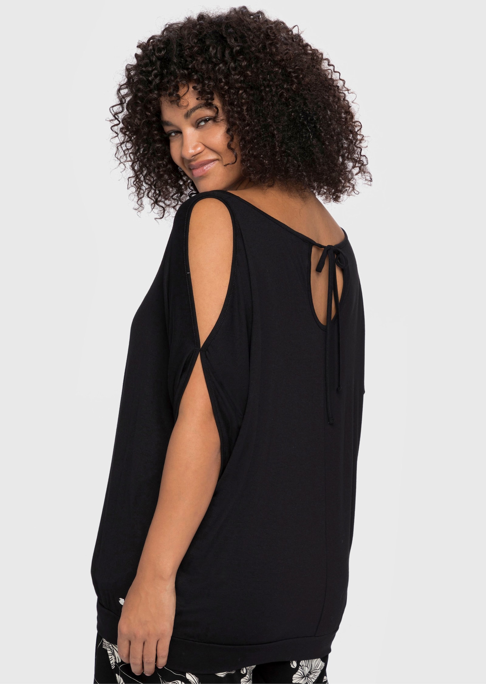 sheego Shirt met mouwen met split - zwart