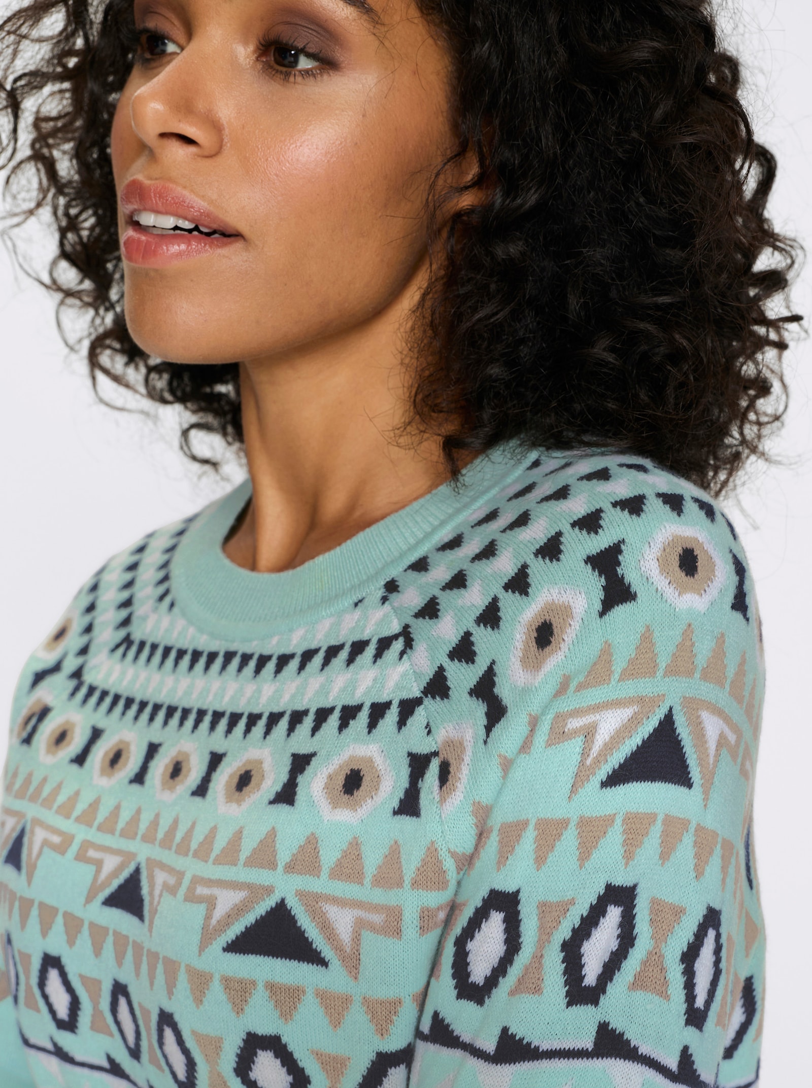 Noorse trui met raglanmouwen - mint/ecru gedessineerd