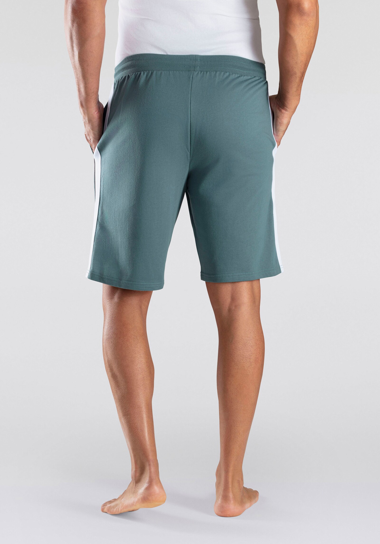 Bench. Loungewear Sweatshort - lichtpetrol