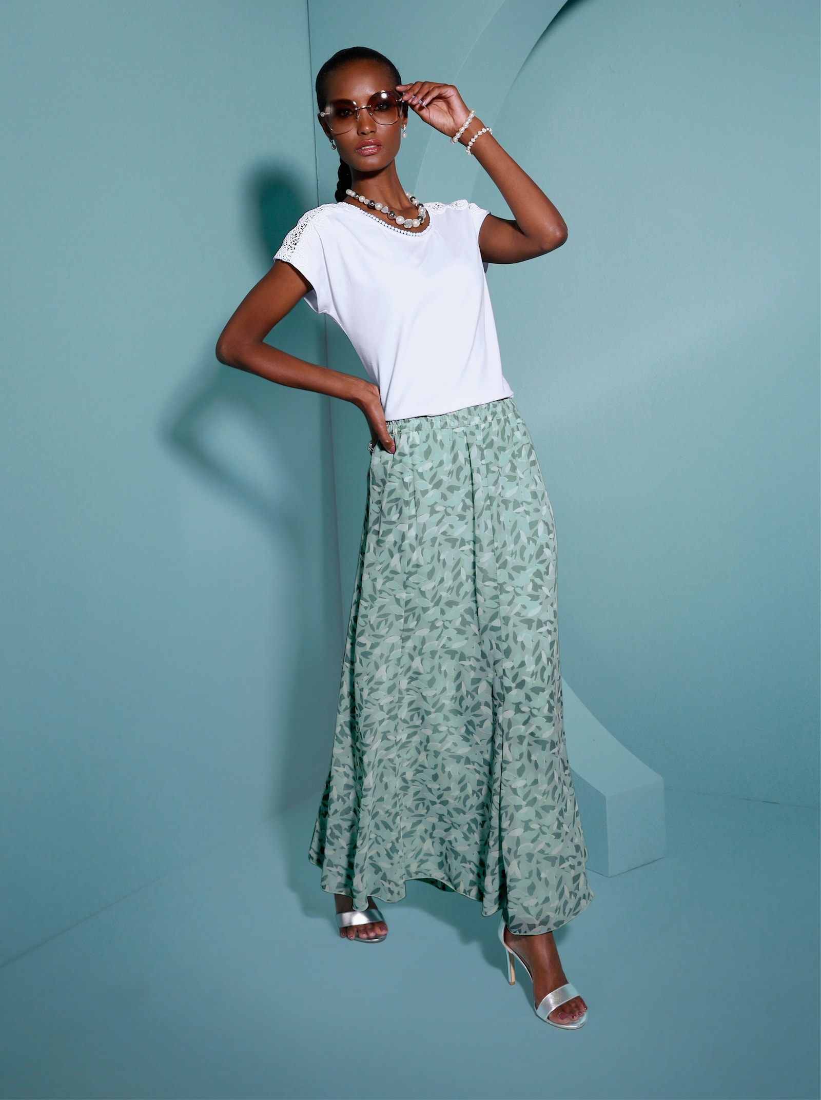 Spitzenshirt in Stretch-Qualität - weiß