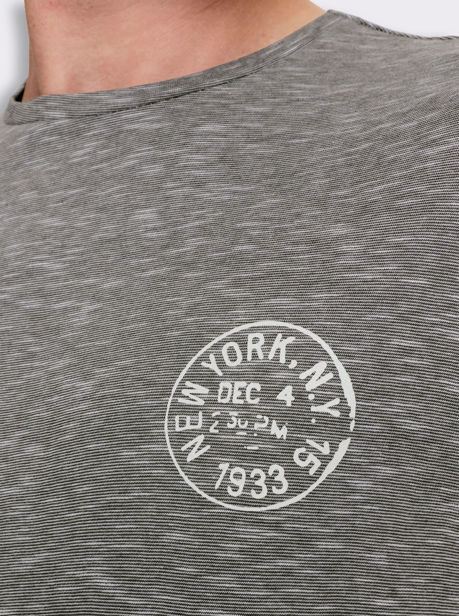 Kurzarmshirt mit garngefärbtem Muster - graphit