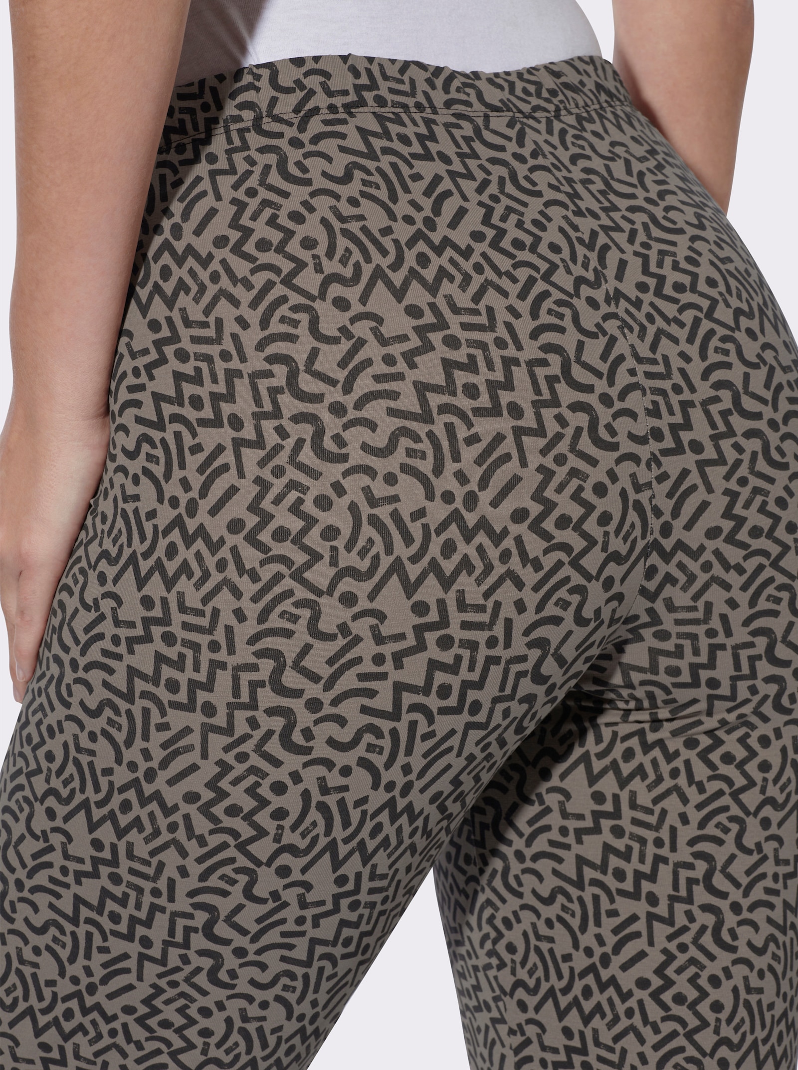 Leggings im grafischen Druckmuster - taupe-schwarz-bedruckt