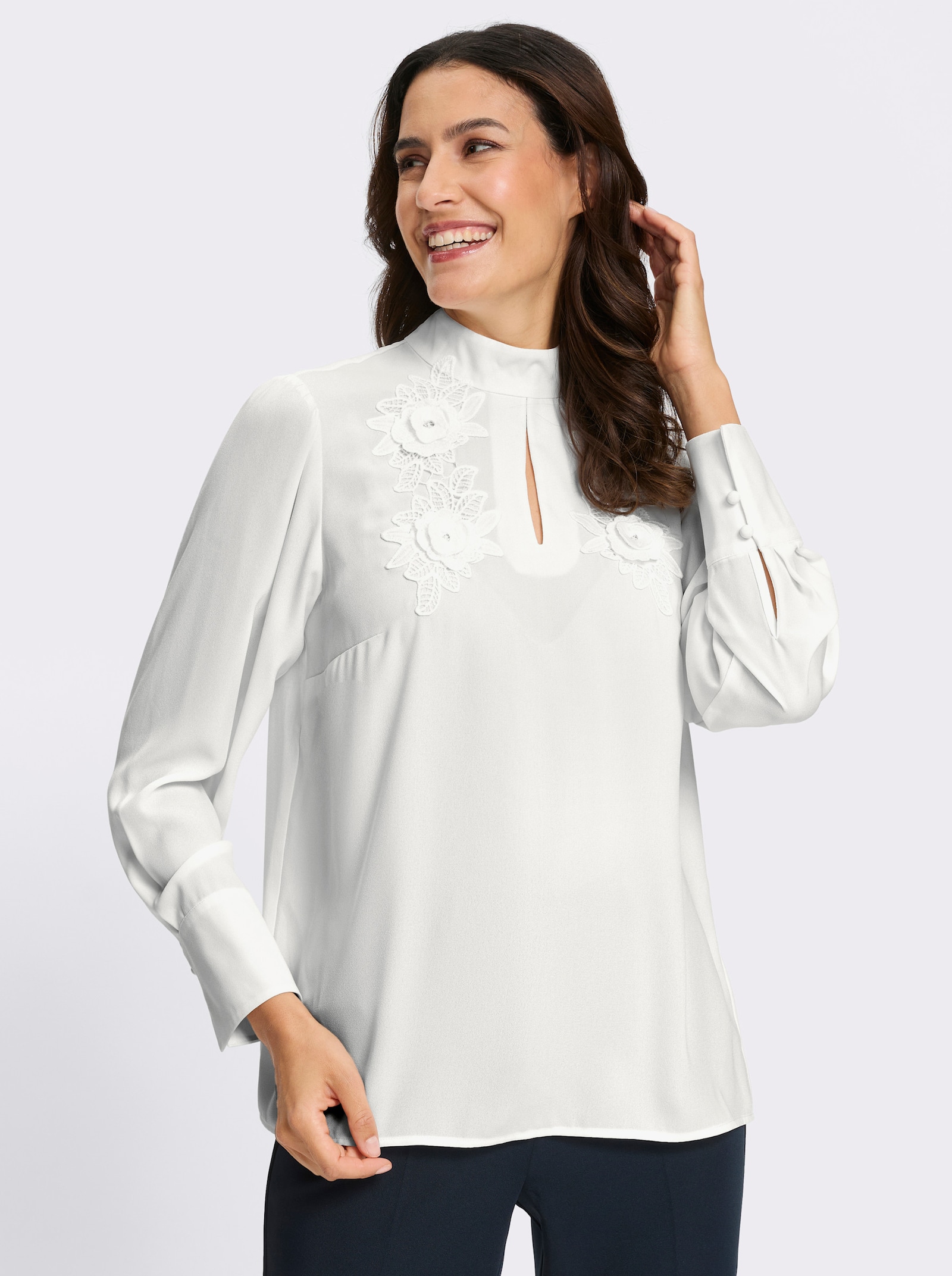 Langarmbluse mit Blütenspitze - ecru