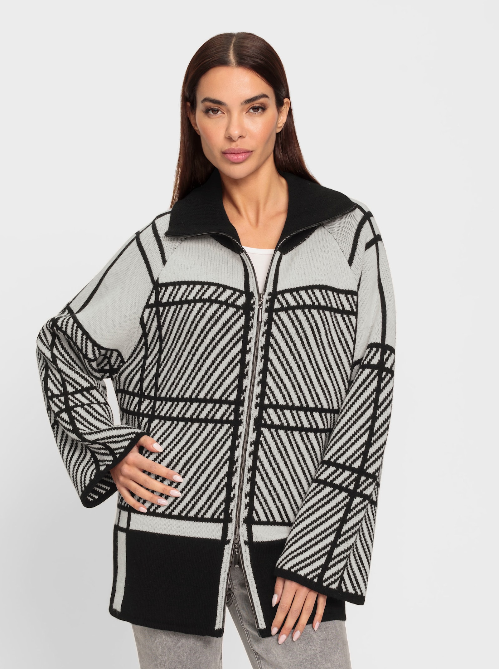 heine Strickjacke mit 2-Wege-Reissverschluss - schwarz-ecru-gemustert