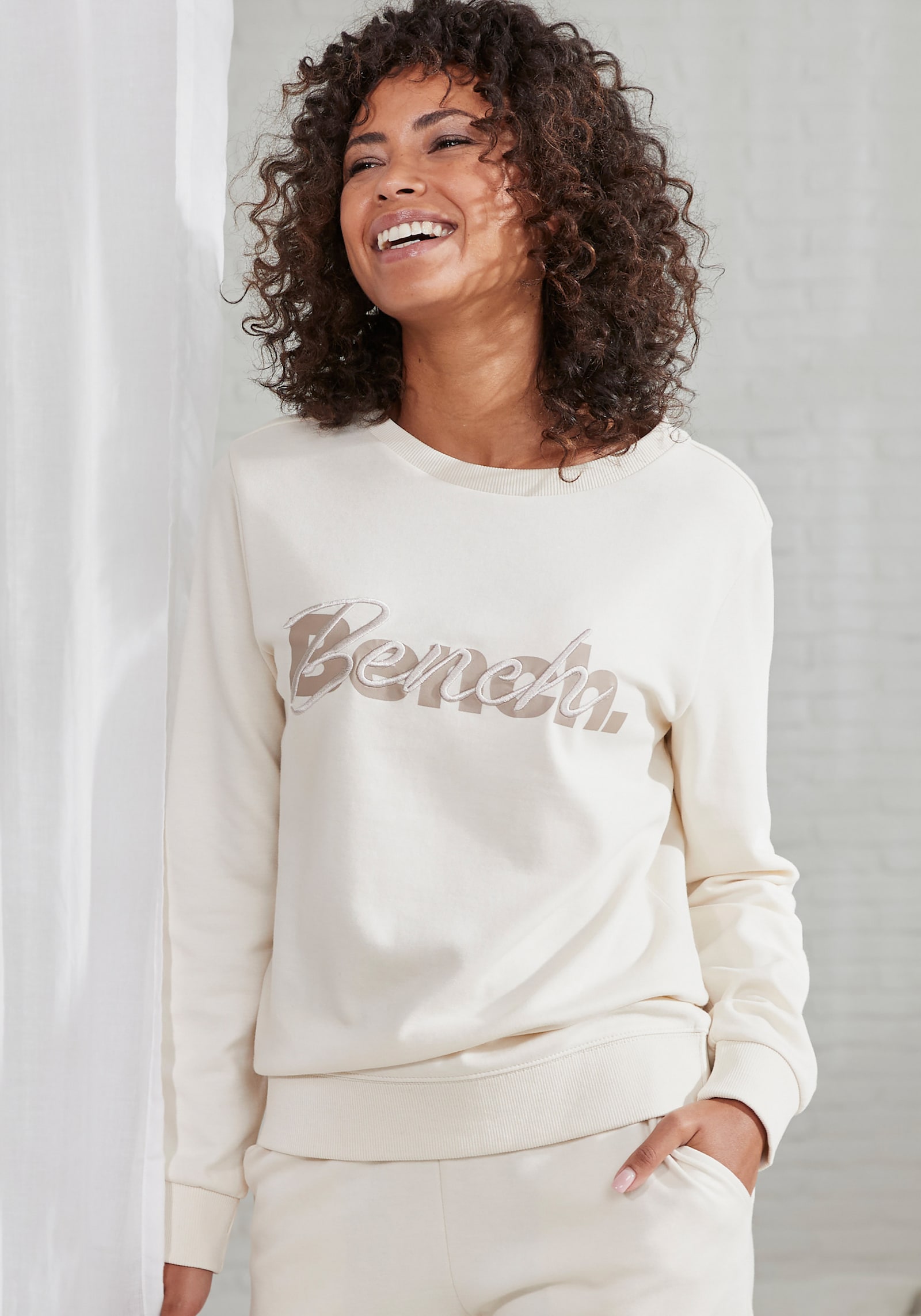 Bench. Loungewear Sweatshirt - sand