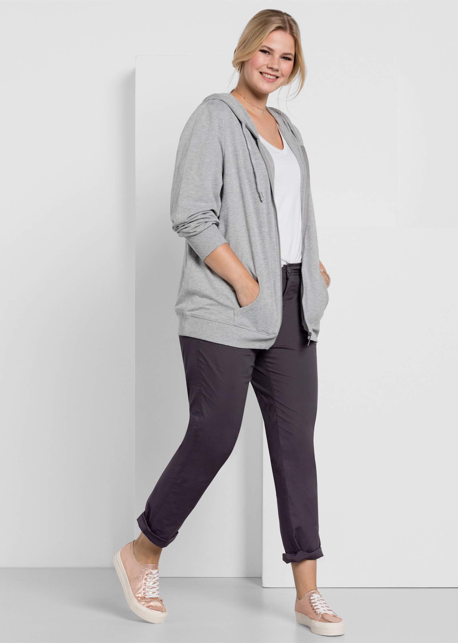 sheego Chinohose mit Bundfalten - dunkelgrau