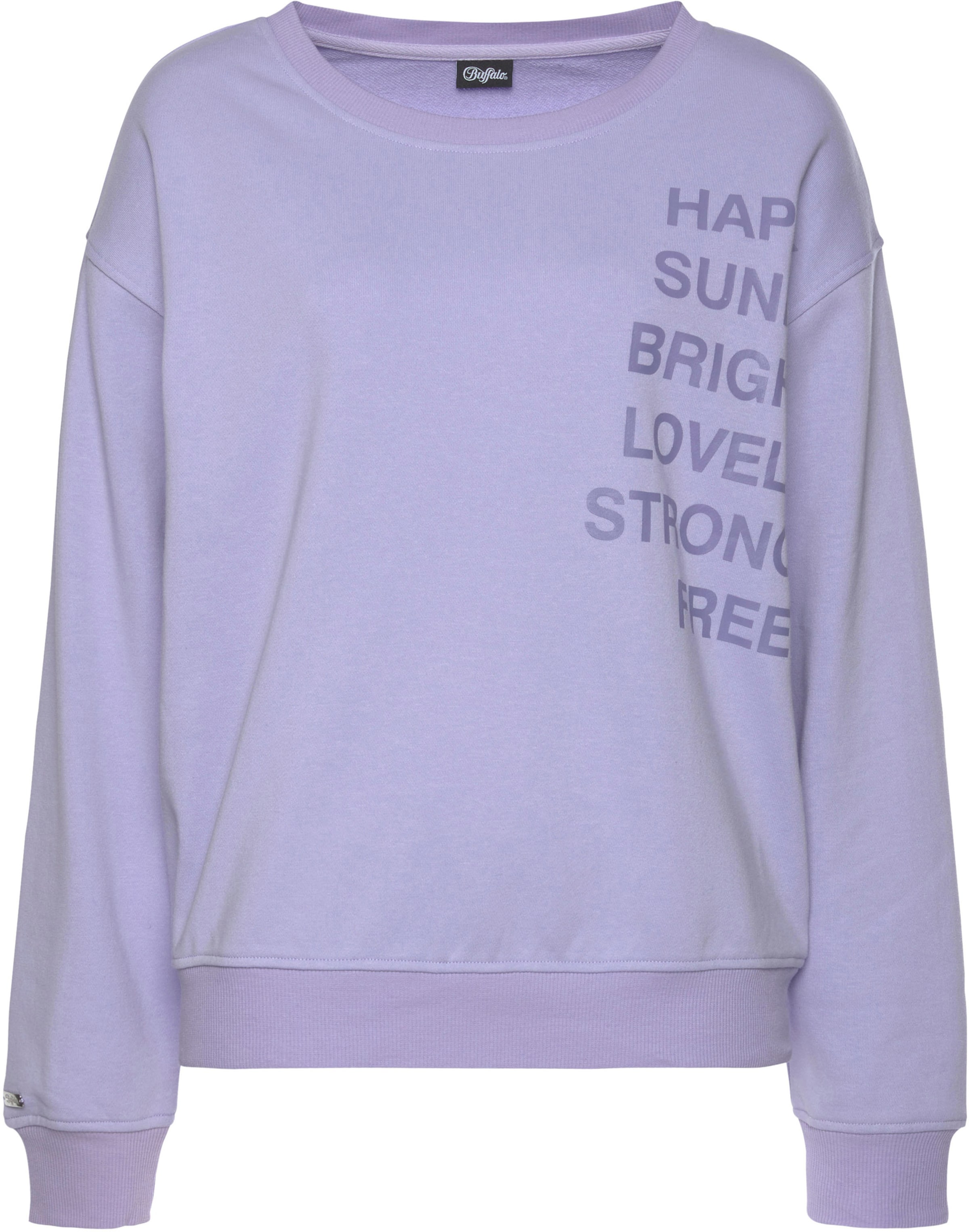 Terry günstig Kaufen-Sweatshirt in lavendel von Buffalo. Sweatshirt in lavendel von Buffalo <![CDATA[Gemütliches Sweatshirt von Buffalo. Mit großem Statement-Print und Rippbündchen an den Säumen. Weiche French-Terry-Qualität aus Baumwollmix.]]>. 